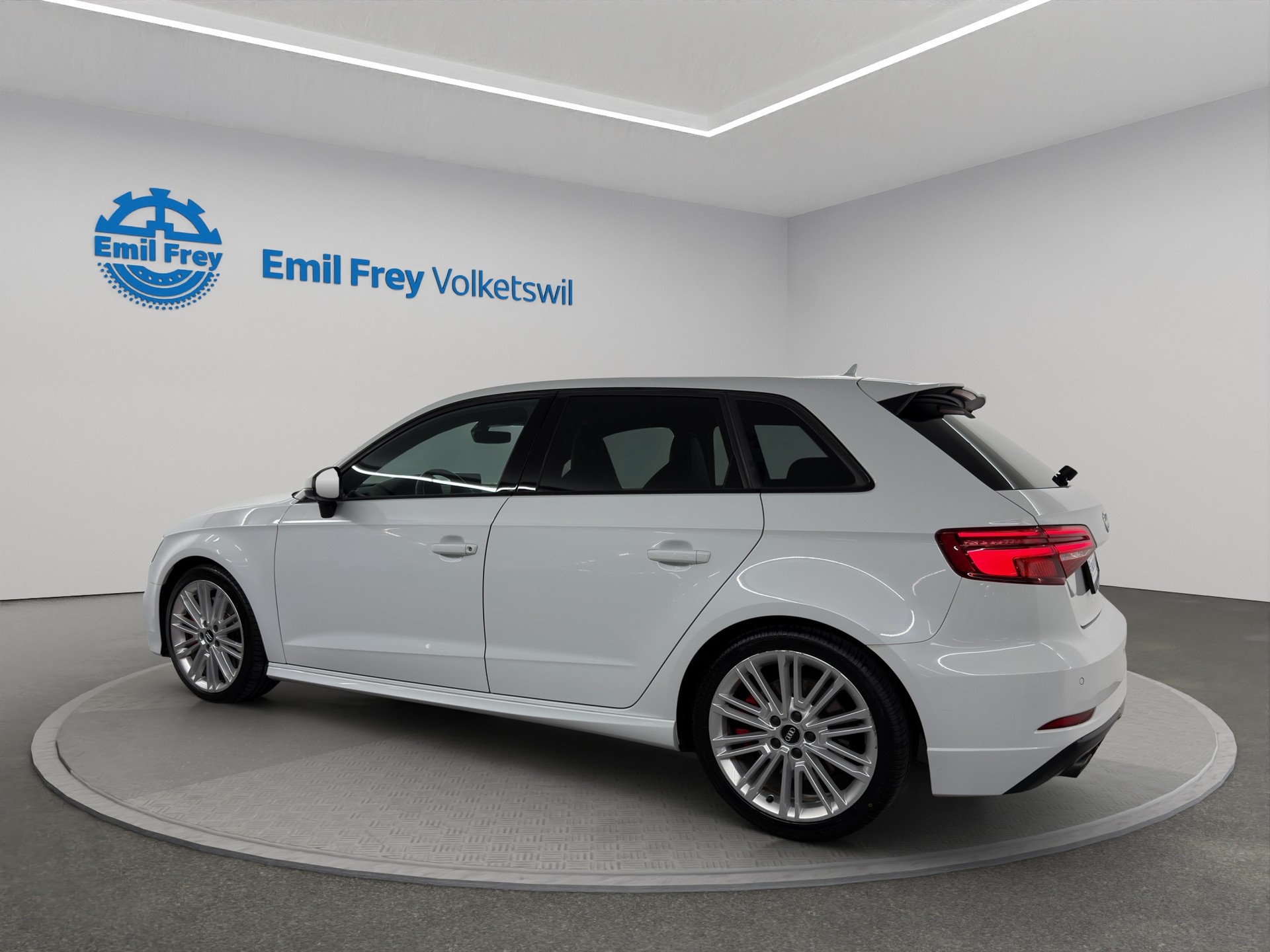 AUDI S3 Sportback 2.0 T FSI quattro S-Tronic-image-2