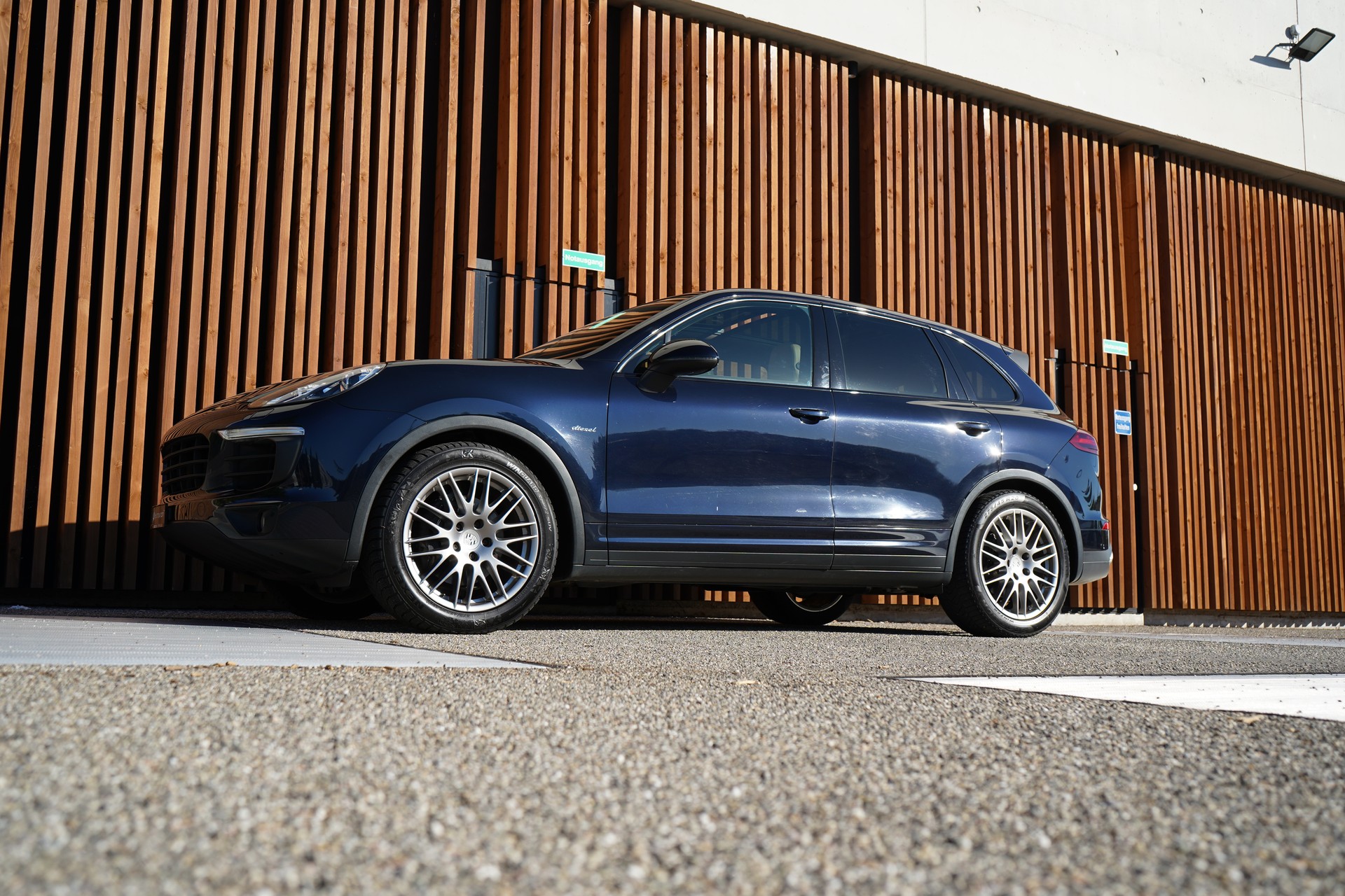 PORSCHE CAYENNE DIESEL l 262 PS-image-11