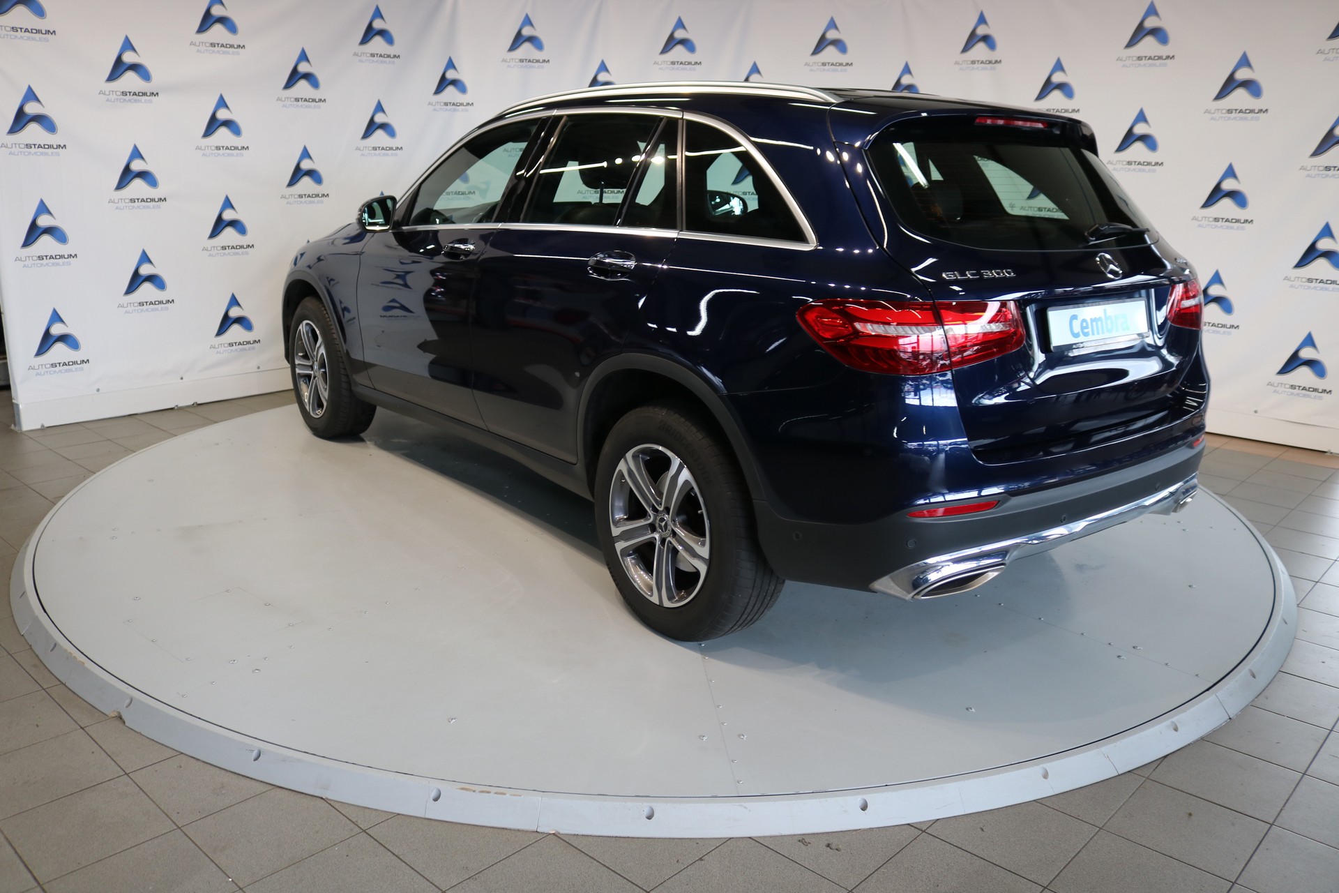MERCEDES-BENZ GLC 300 4Matic Exclusive 9G-Tronic-image-16