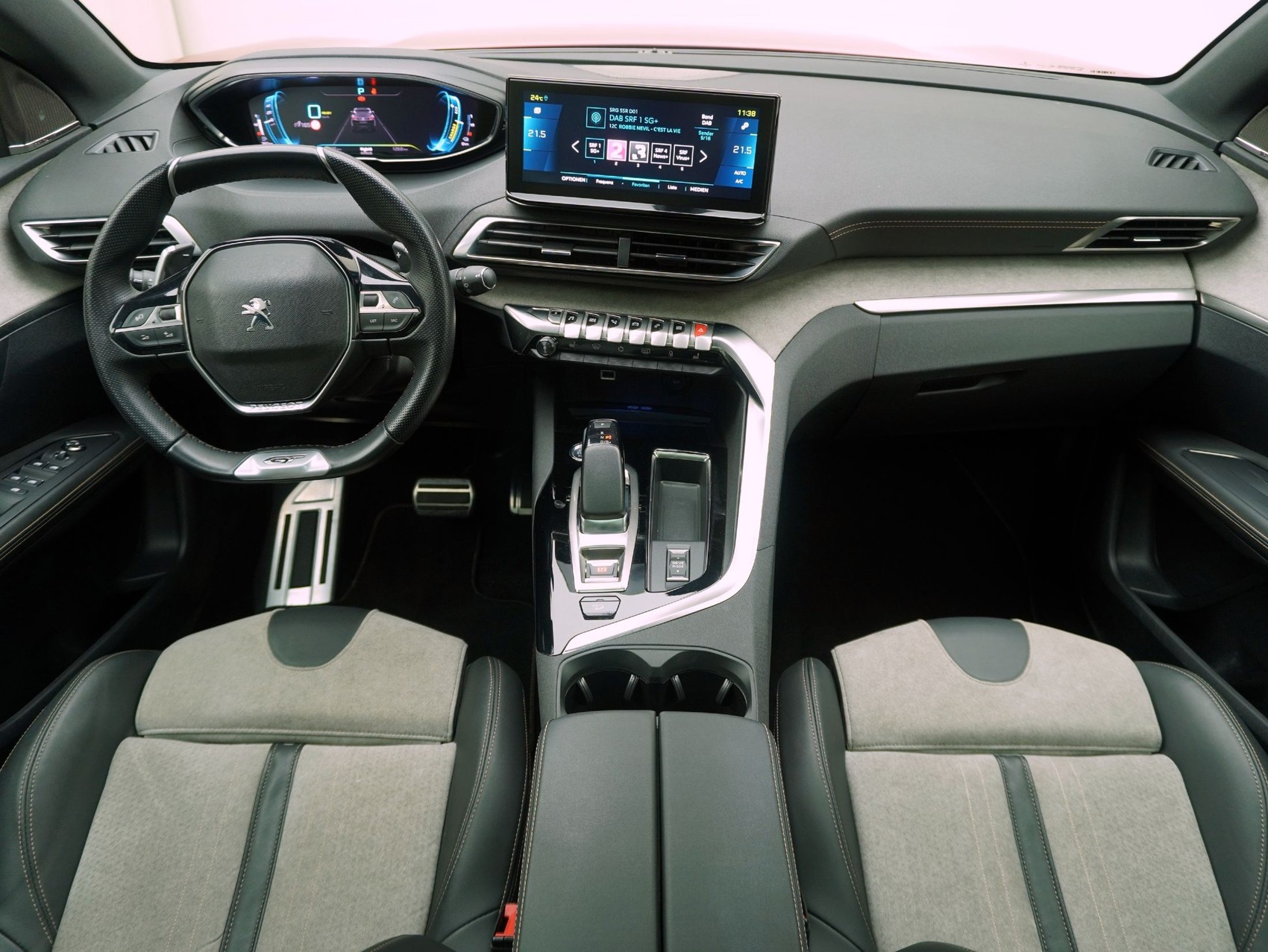 PEUGEOT 3008 1.6 Plug-in Hybrid4 GT Pack-image-13