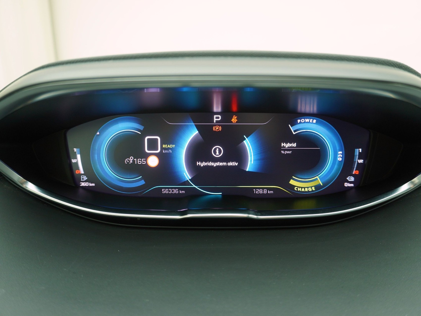 PEUGEOT 3008 1.6 Plug-in Hybrid4 GT Pack-image-15