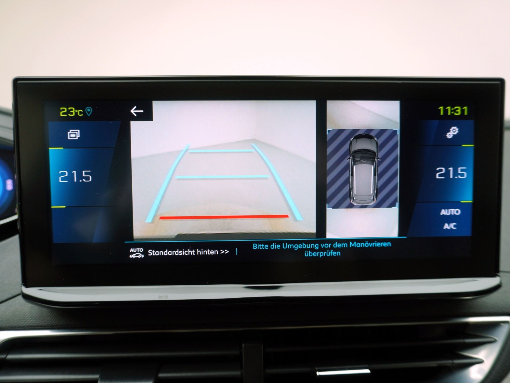 PEUGEOT 3008 1.6 Plug-in Hybrid4 GT Pack-image-16
