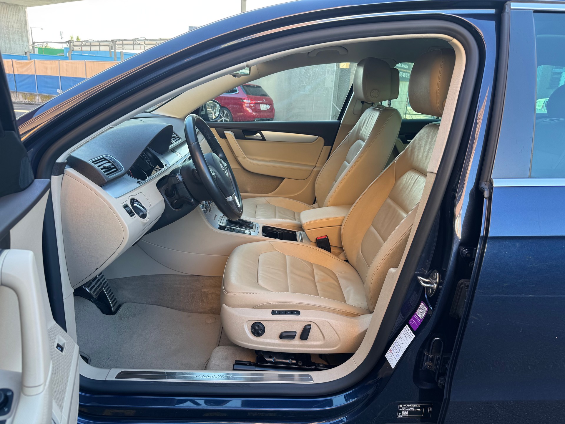 VW Passat Alltrack 2.0 TSI 4Motion DSG-image-6