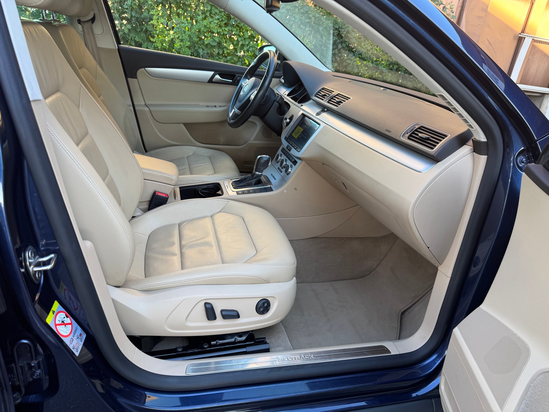 VW Passat Alltrack 2.0 TSI 4Motion DSG-image-7