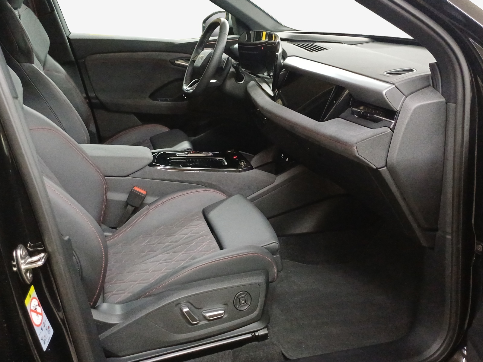 AUDI SQ6 e-tron quattro-image-14