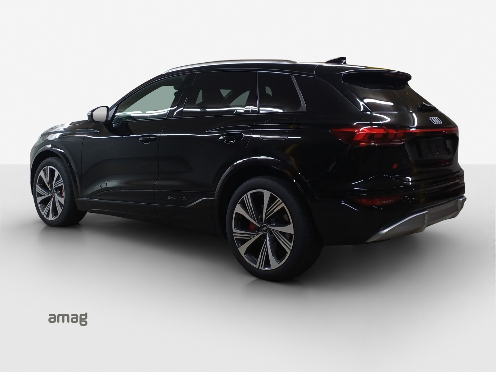 AUDI SQ6 e-tron quattro-image-2