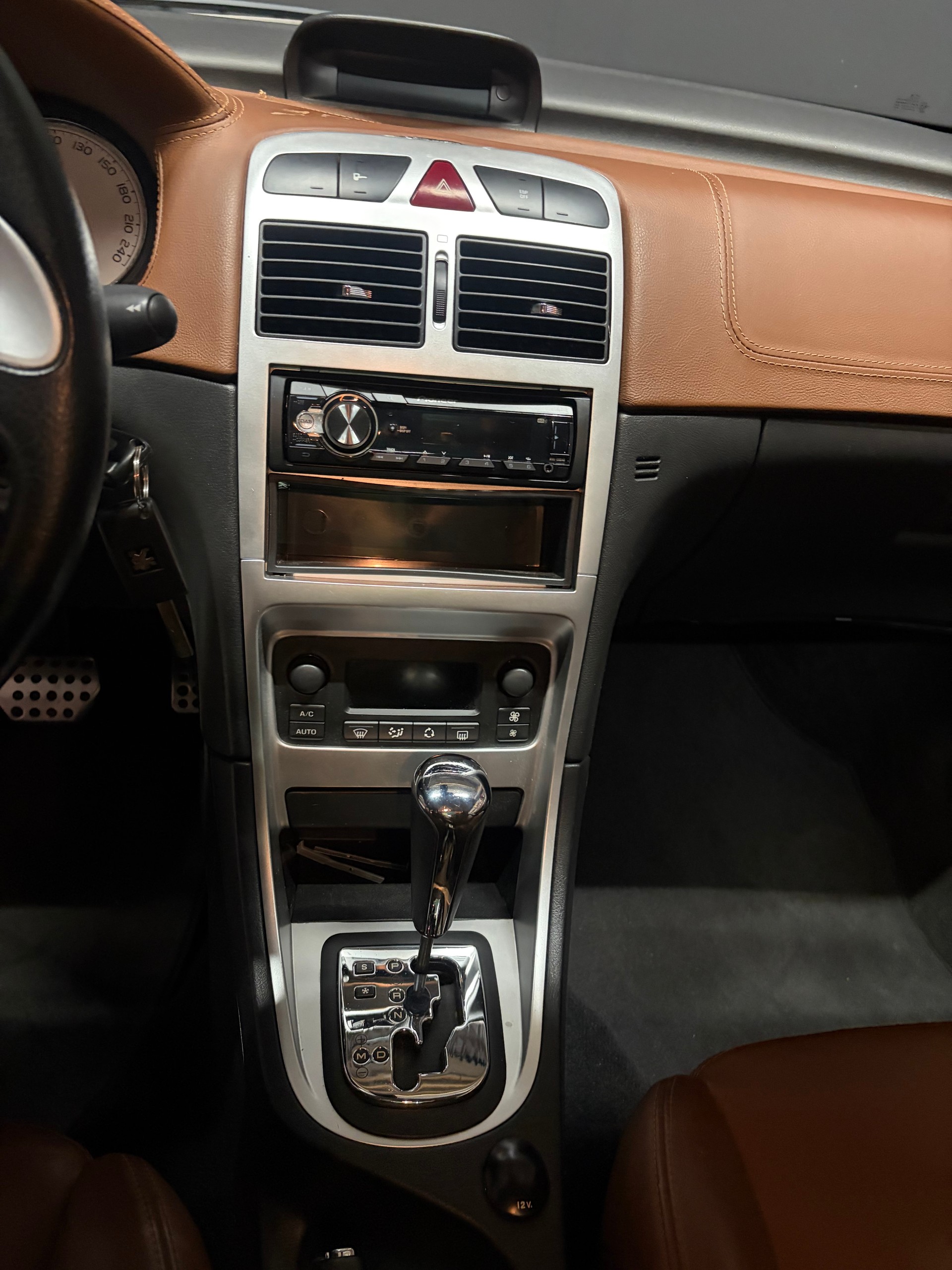 PEUGEOT 307 CC 2.0 16V Dynamic-image-12