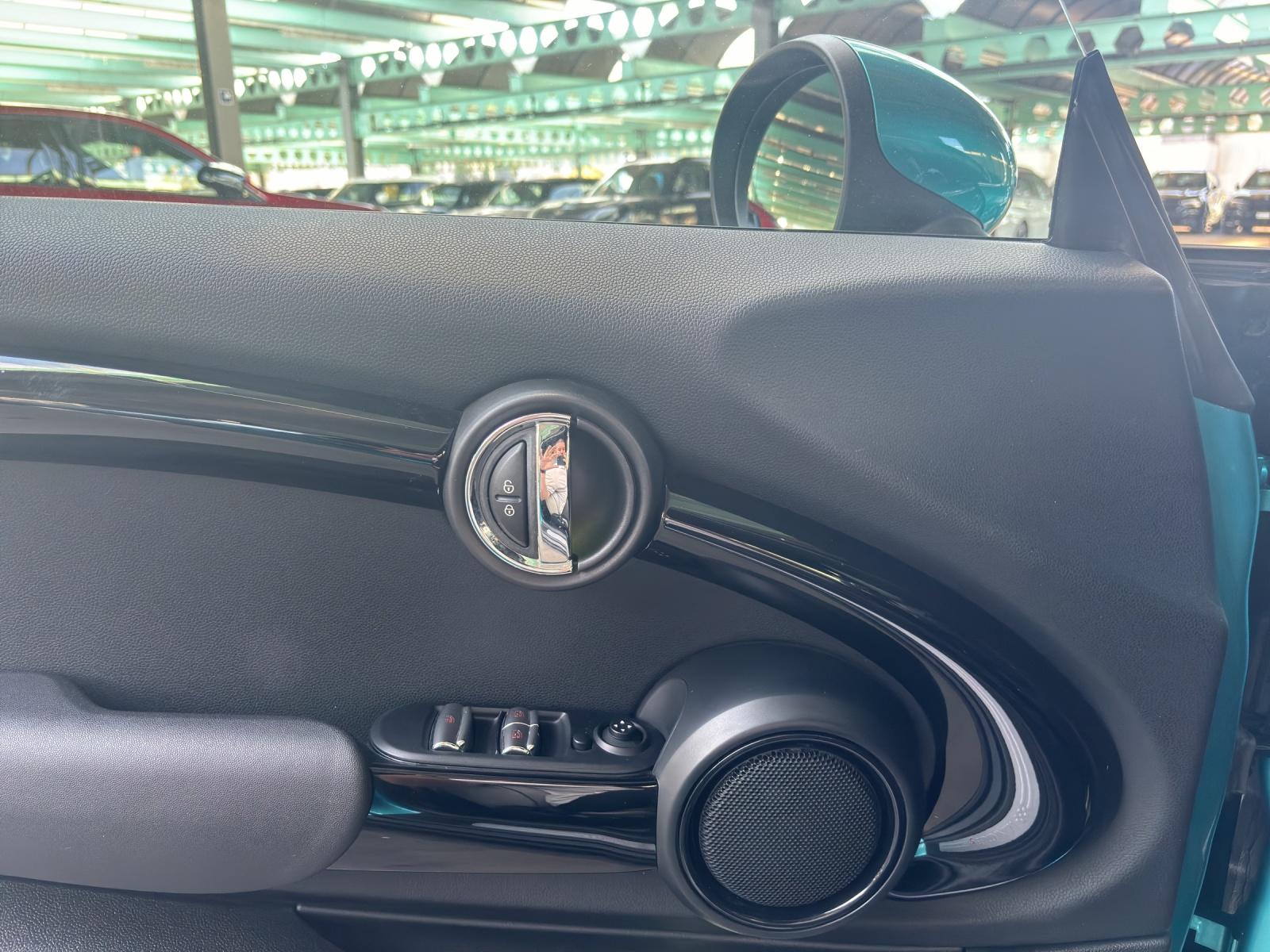 MINI Cabrio F57 2.0i Cooper S SAG-image-19