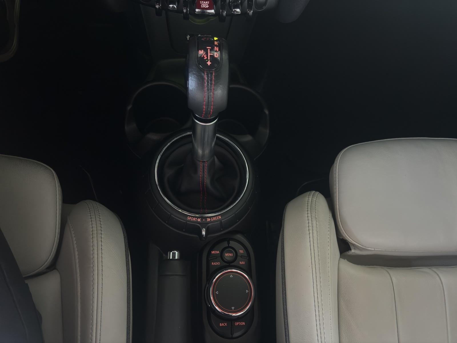 MINI Cabrio F57 2.0i Cooper S SAG-image-15