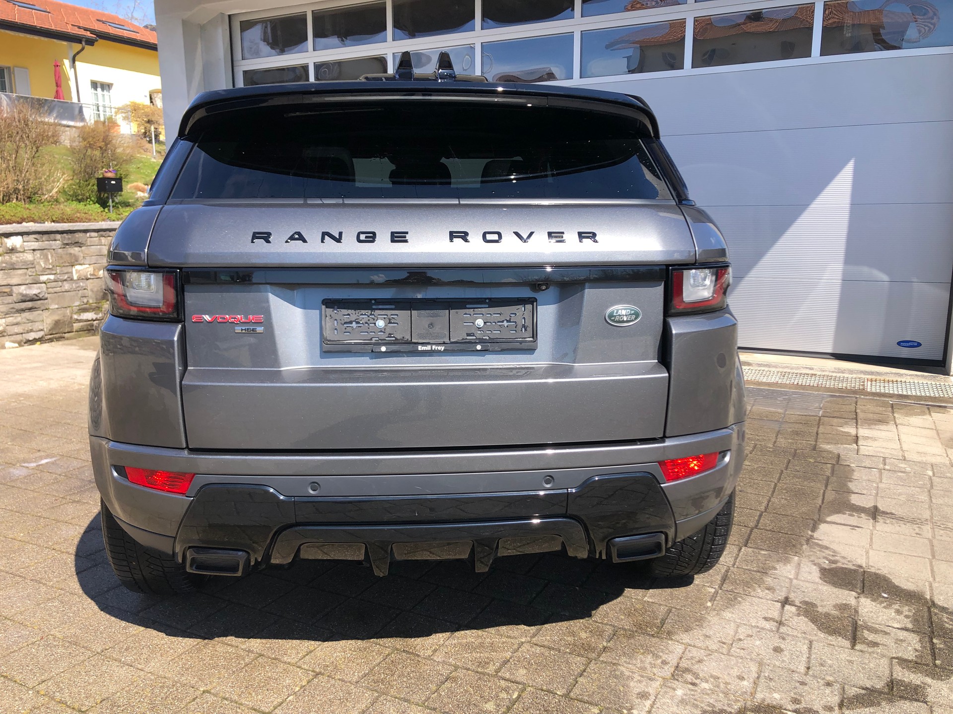 LAND ROVER 2.0 Si4 HSE Dynamic-image-1