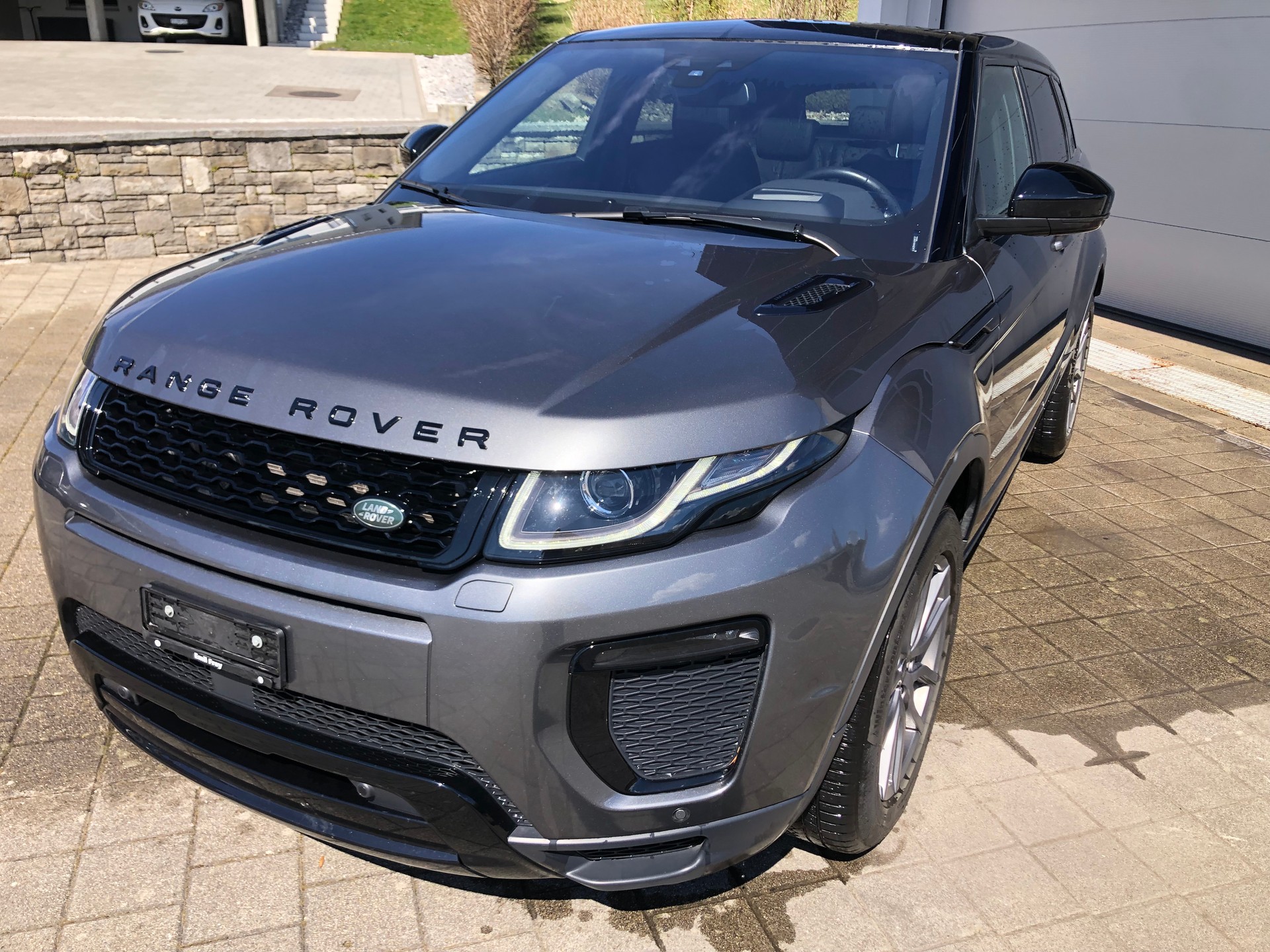 LAND ROVER 2.0 Si4 HSE Dynamic-image-0