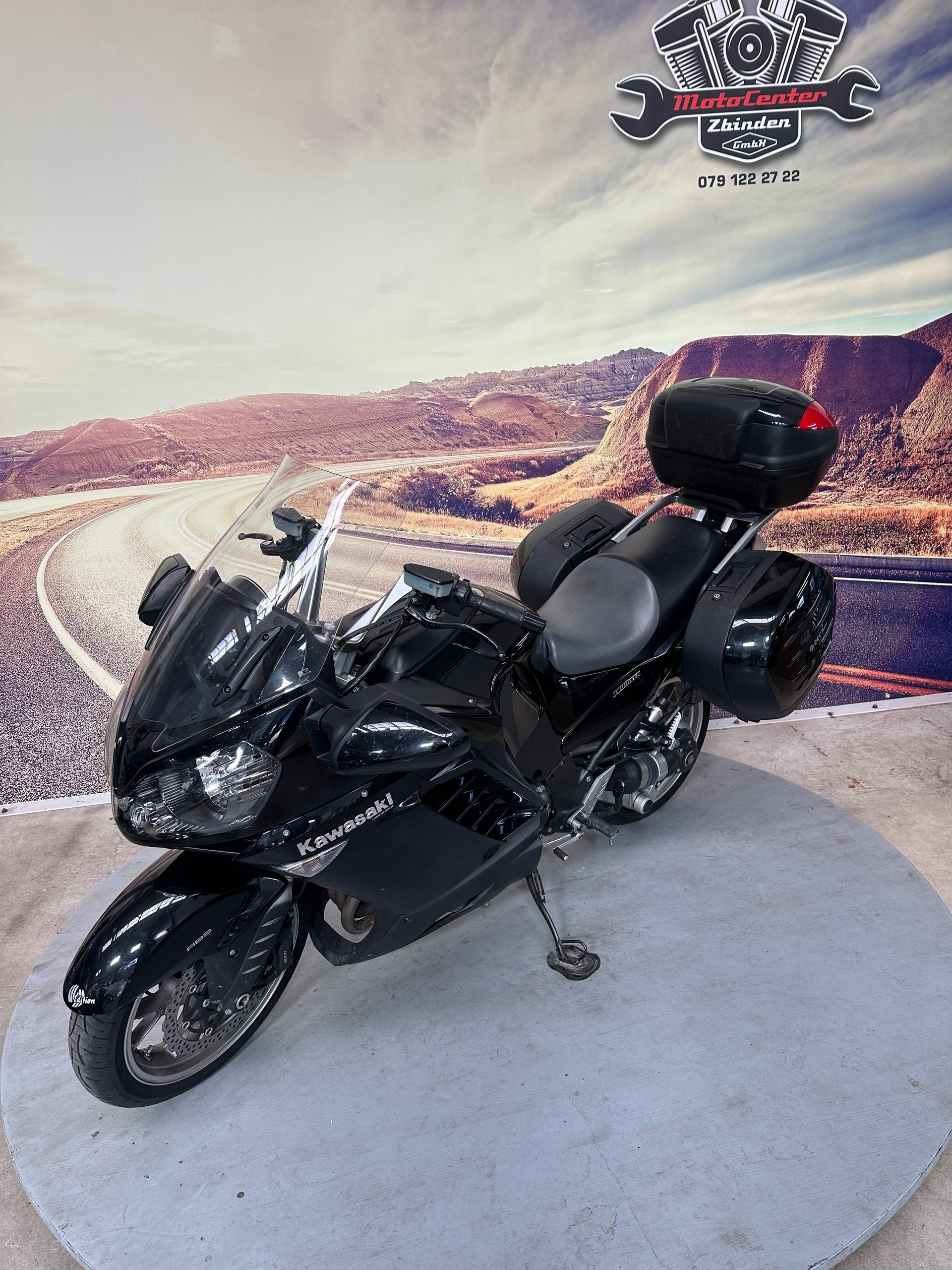 KAWASAKI GTR 1400 ABS-showroom-element-3