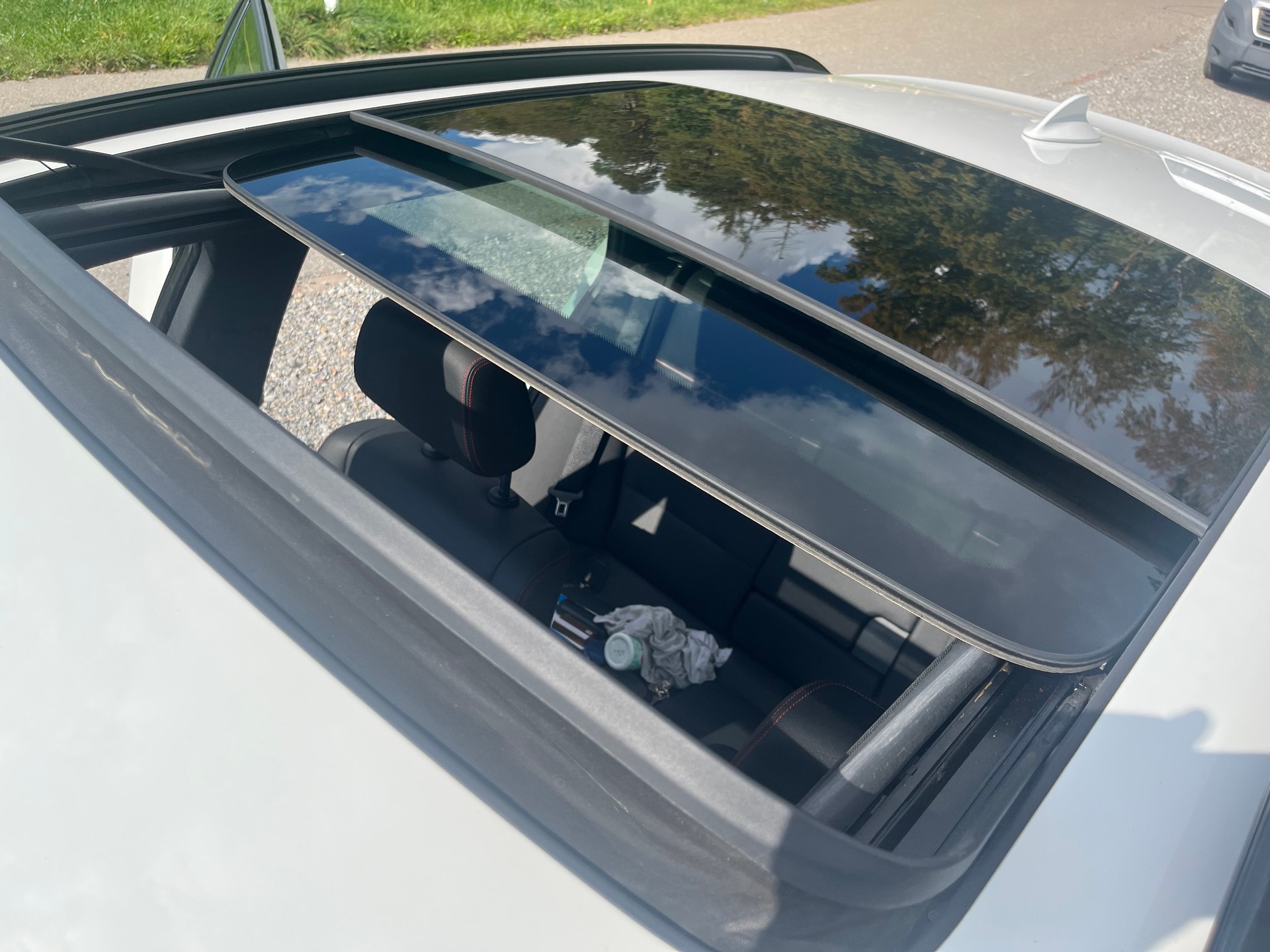 BMW X1 xDrive 2.0i Sport Line-image-5
