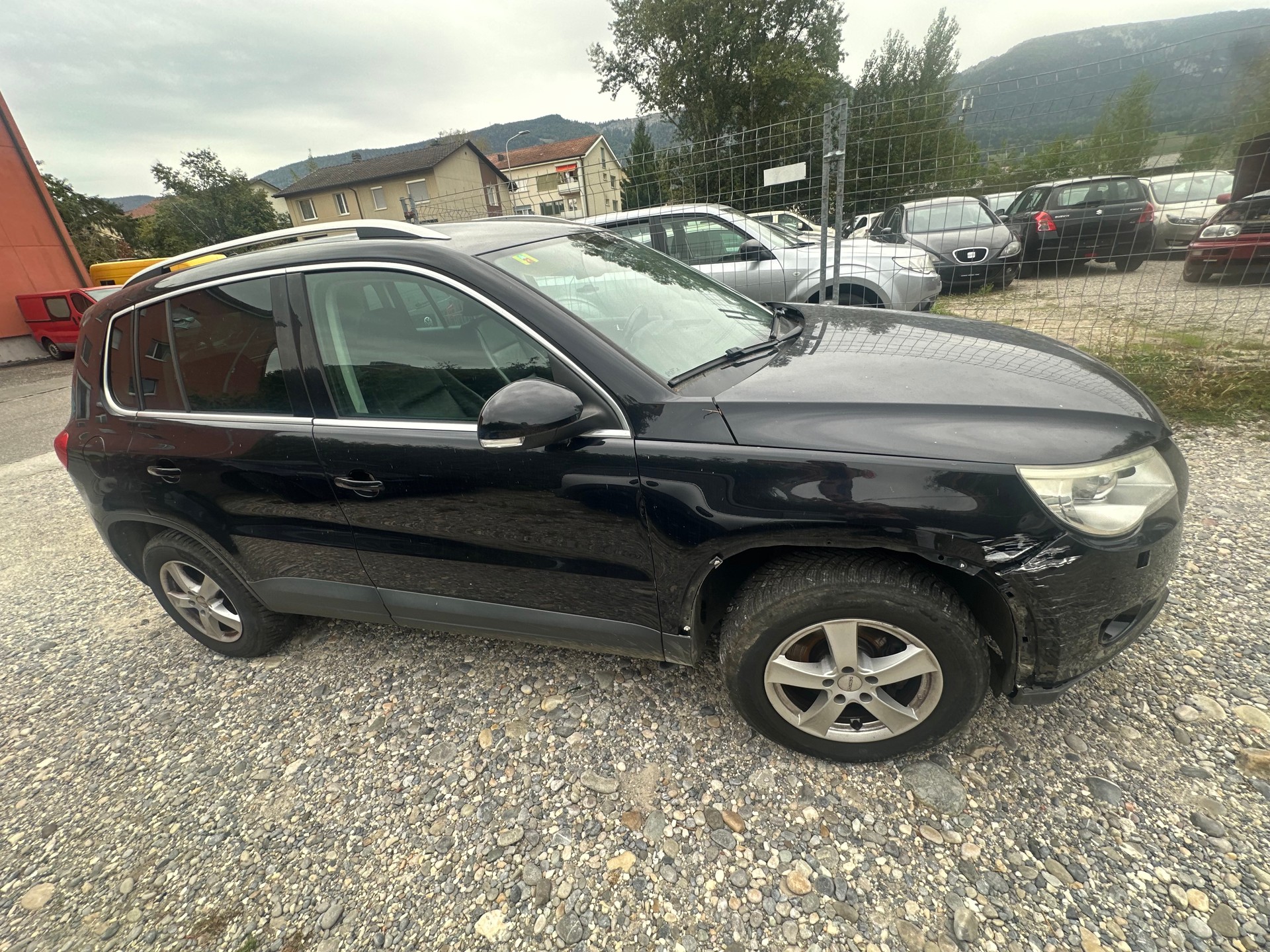 VW Tiguan 2.0 TSI Sport&Style-image-2