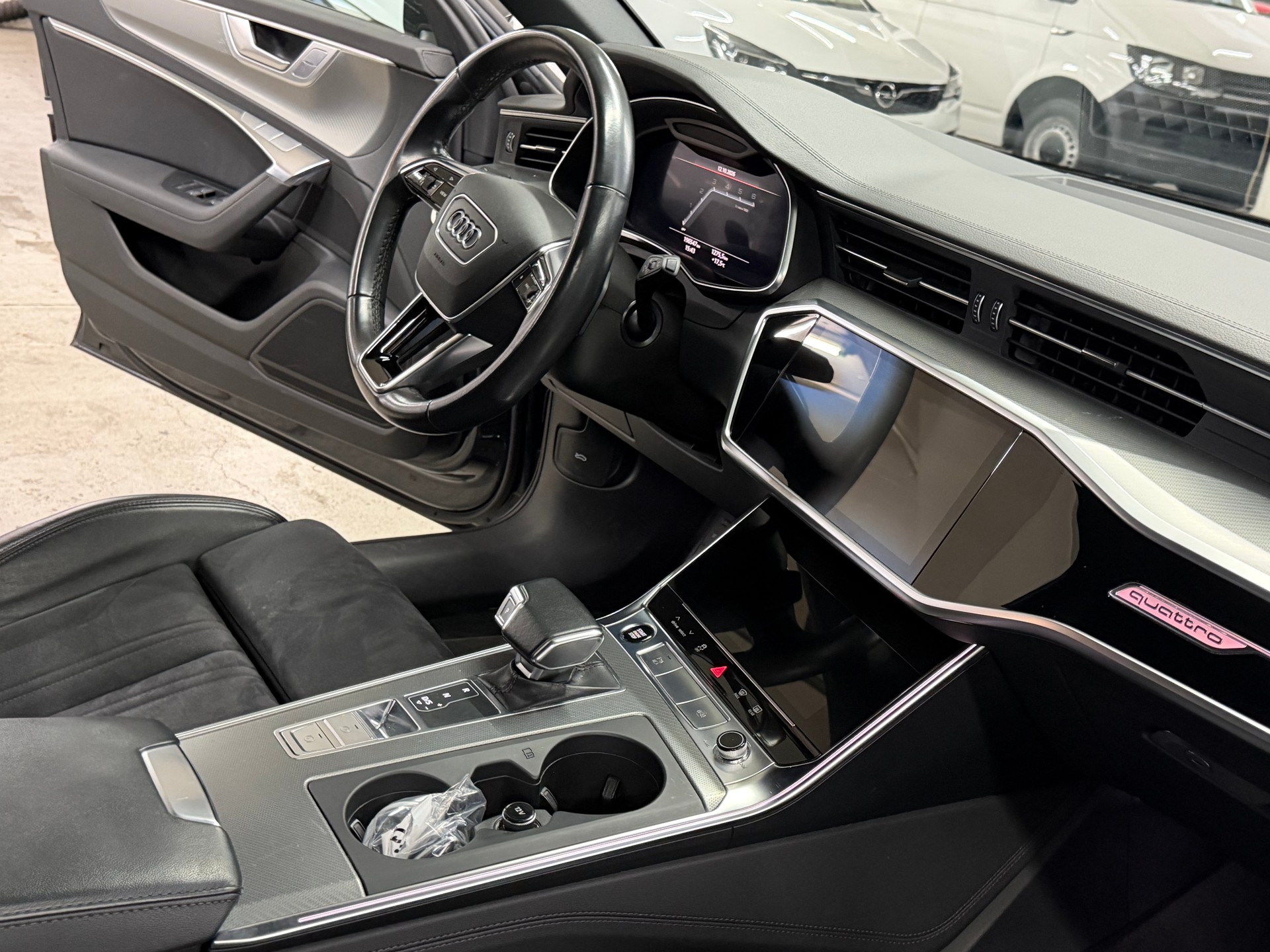 AUDI A6 Avant 40 TDI Sport quattro S-tronic-image-14