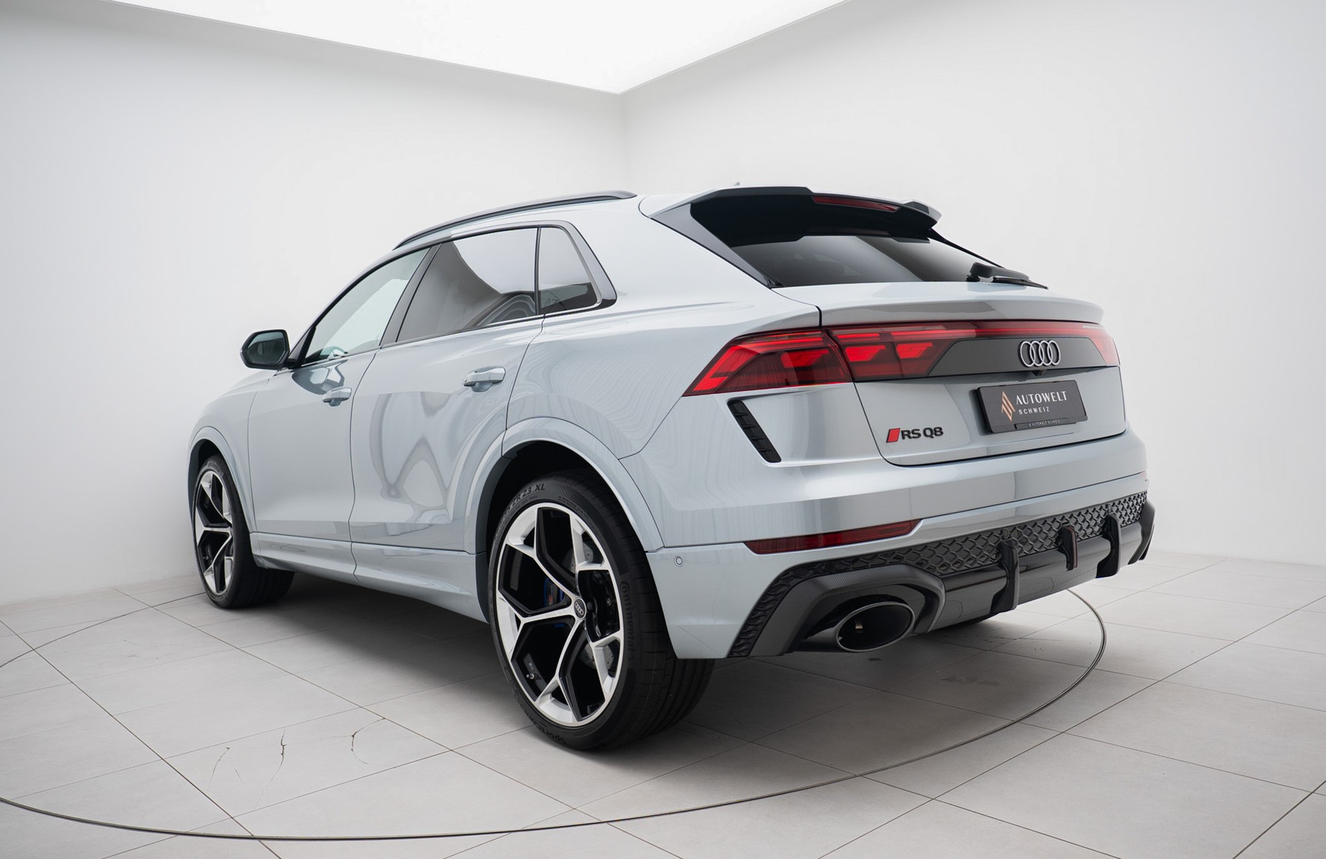 AUDI RSQ8 performance quattro-image-2