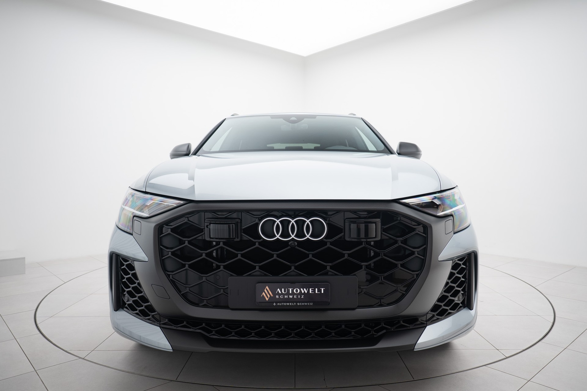 AUDI RSQ8 performance quattro-image-4