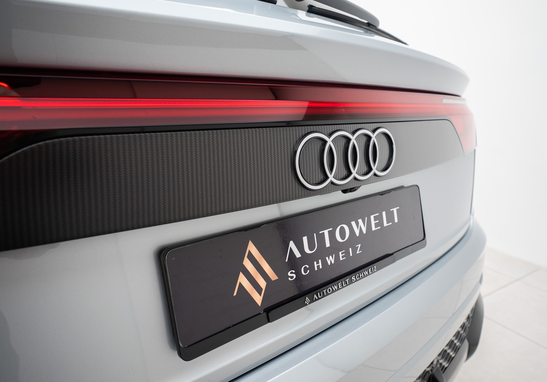 AUDI RSQ8 performance quattro-image-22