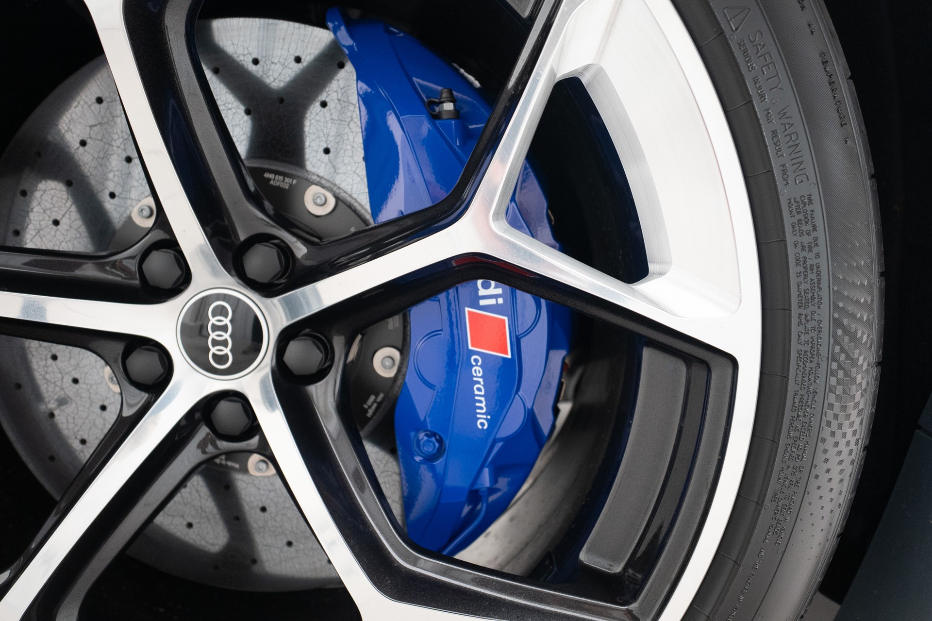 AUDI RSQ8 performance quattro-image-21
