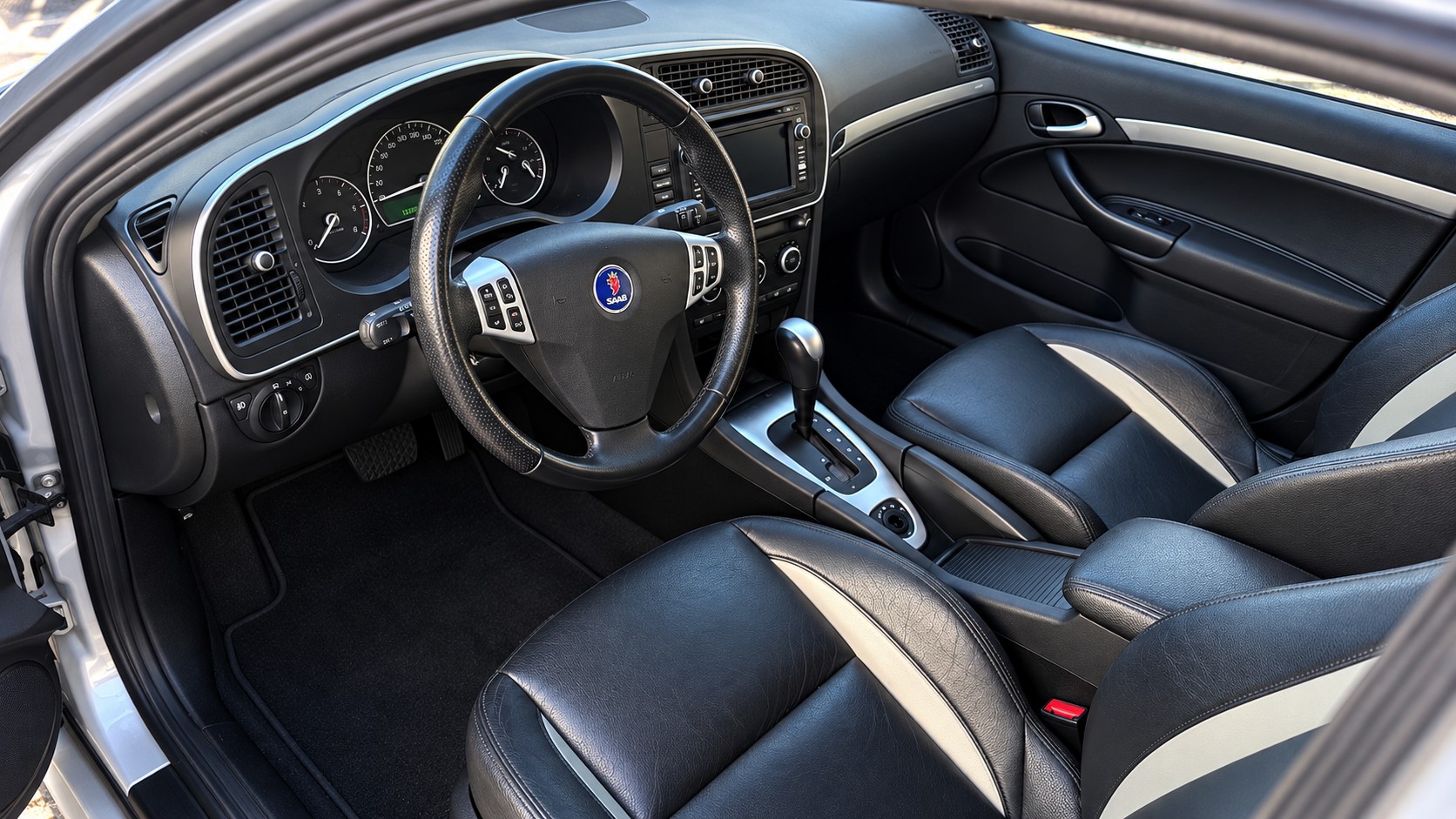 SAAB 9-3 1.9 TTiD Aero Automatic-image-4