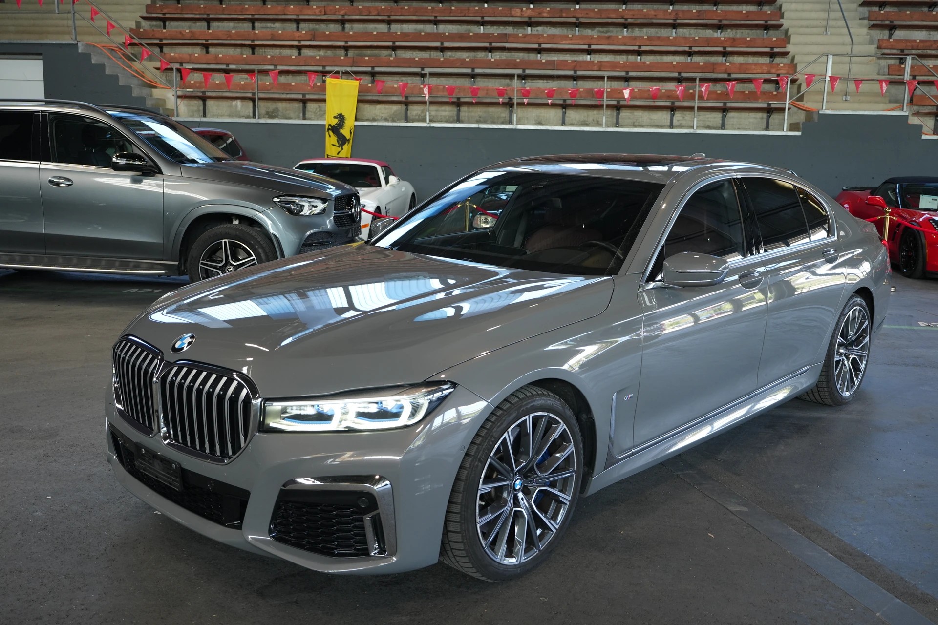 BMW 750i xDrive Steptronic-image-1