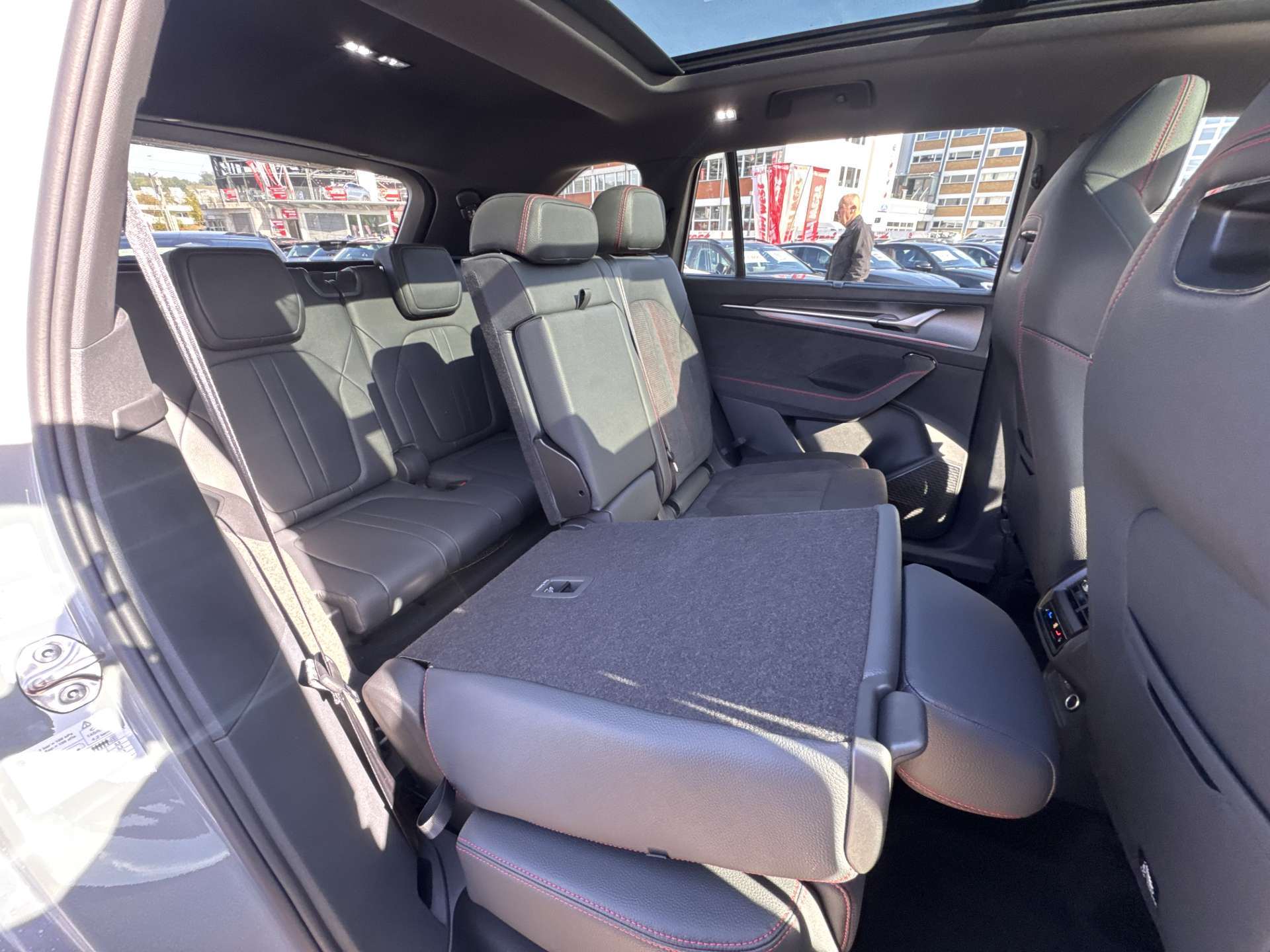 SKODA Kodiaq 2.0 TSi RS 266PS 7-Plätzer 4x4 DSG-Automat-image-6