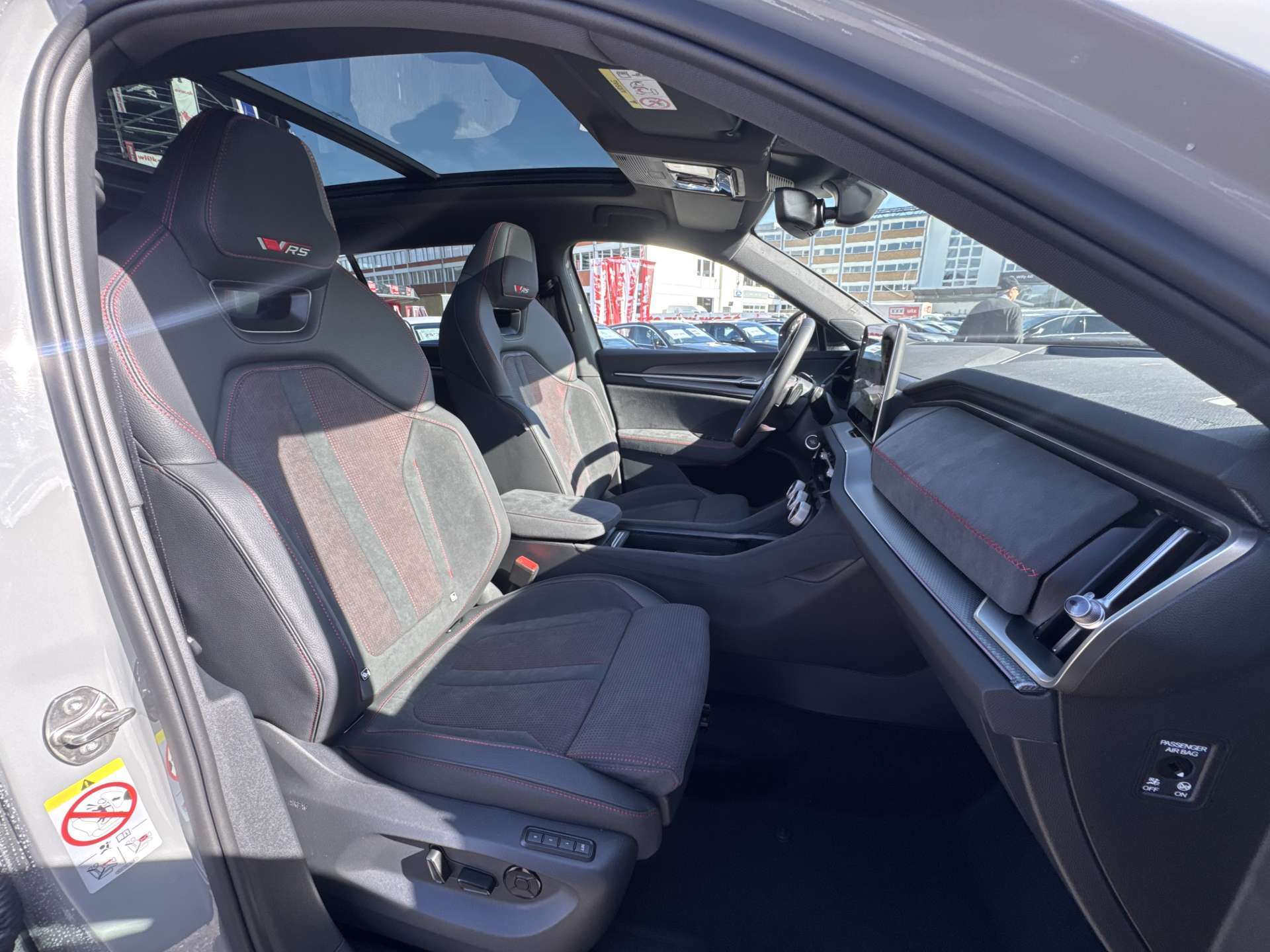 SKODA Kodiaq 2.0 TSi RS 266PS 7-Plätzer 4x4 DSG-Automat-image-12