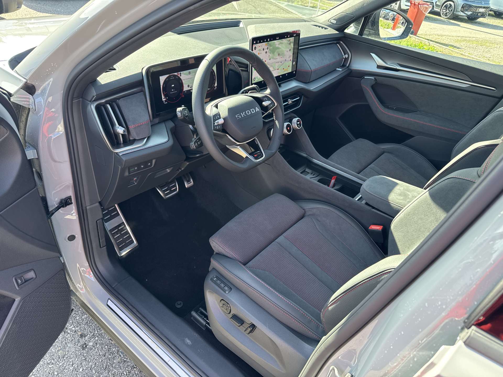 SKODA Kodiaq 2.0 TSi RS 266PS 7-Plätzer 4x4 DSG-Automat-image-5