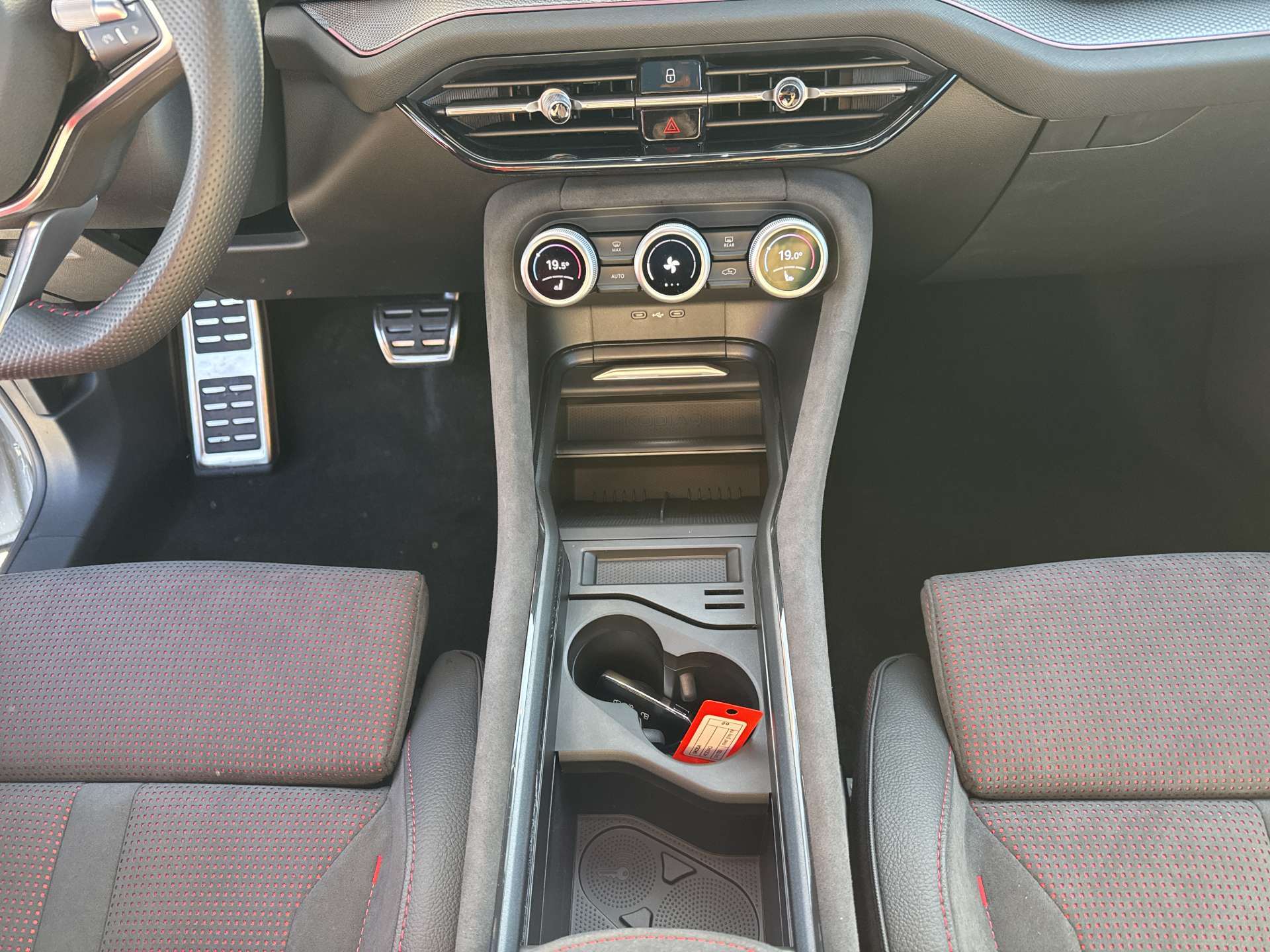 SKODA Kodiaq 2.0 TSi RS 266PS 7-Plätzer 4x4 DSG-Automat-image-11