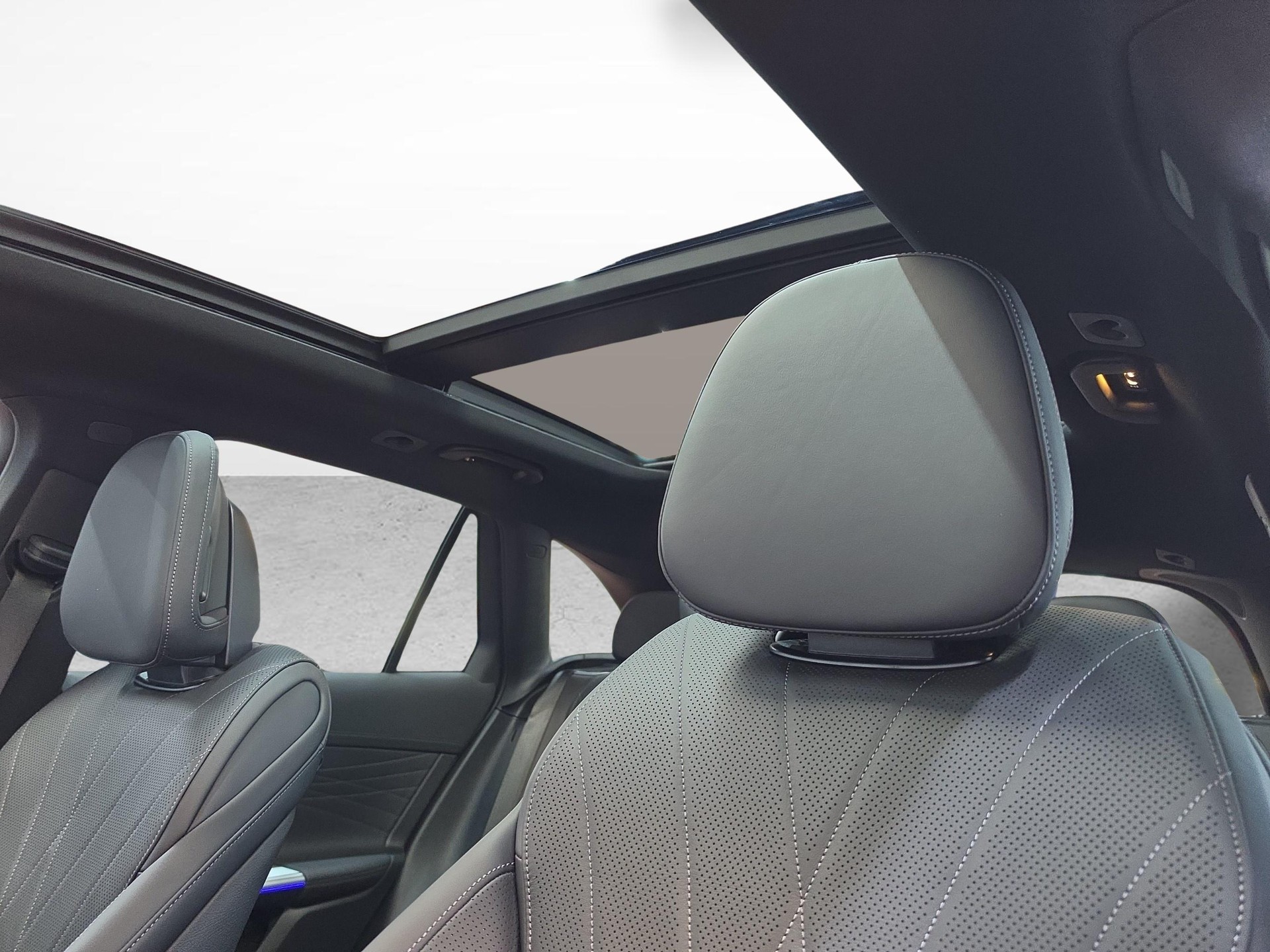 MERCEDES-BENZ AMG GLC 53 4MATIC+-image-13