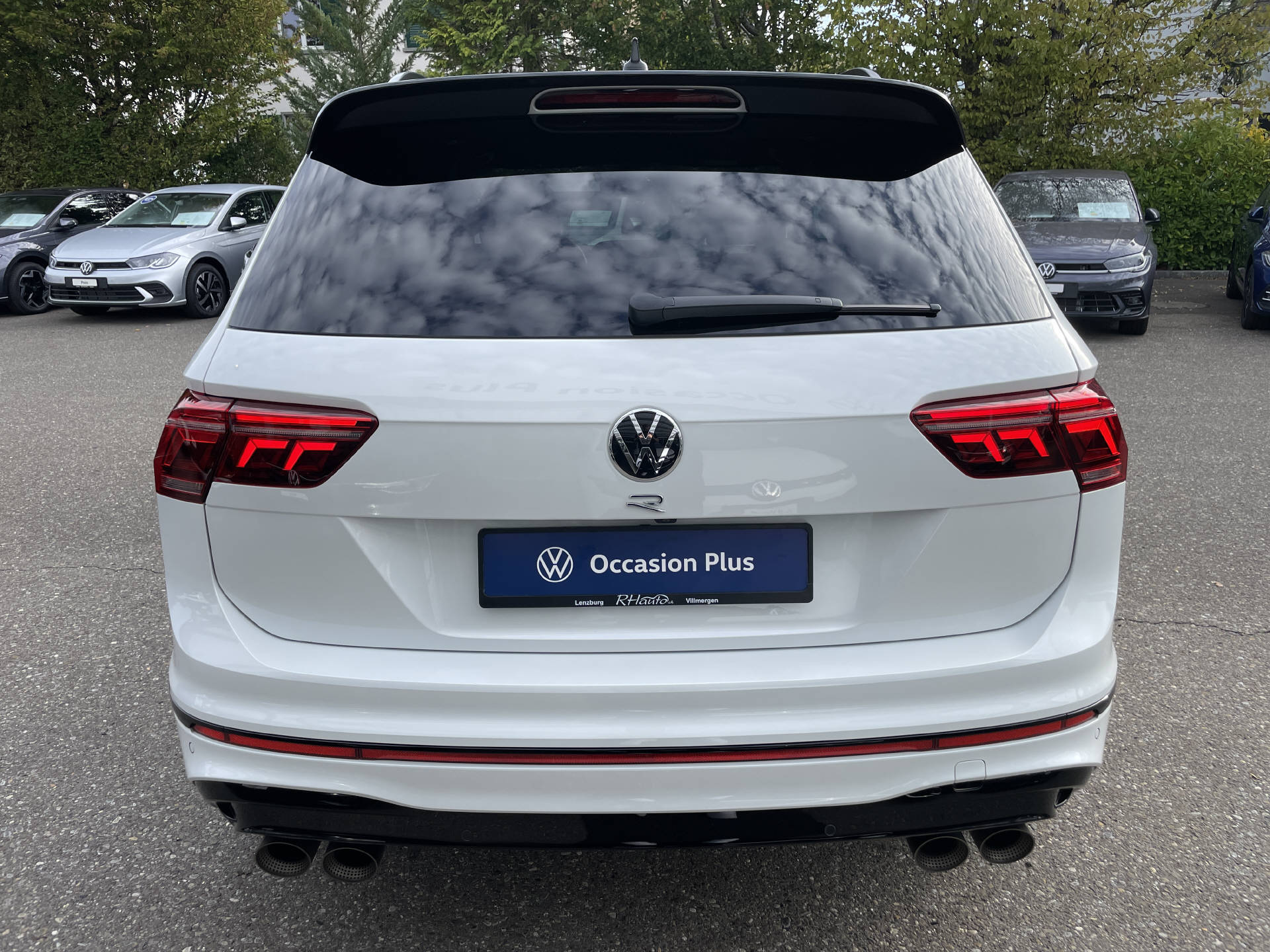 VW Tiguan 2.0 TSI R DSG*AHK*Leder*Schiebedach*Akrapovic*-image-4