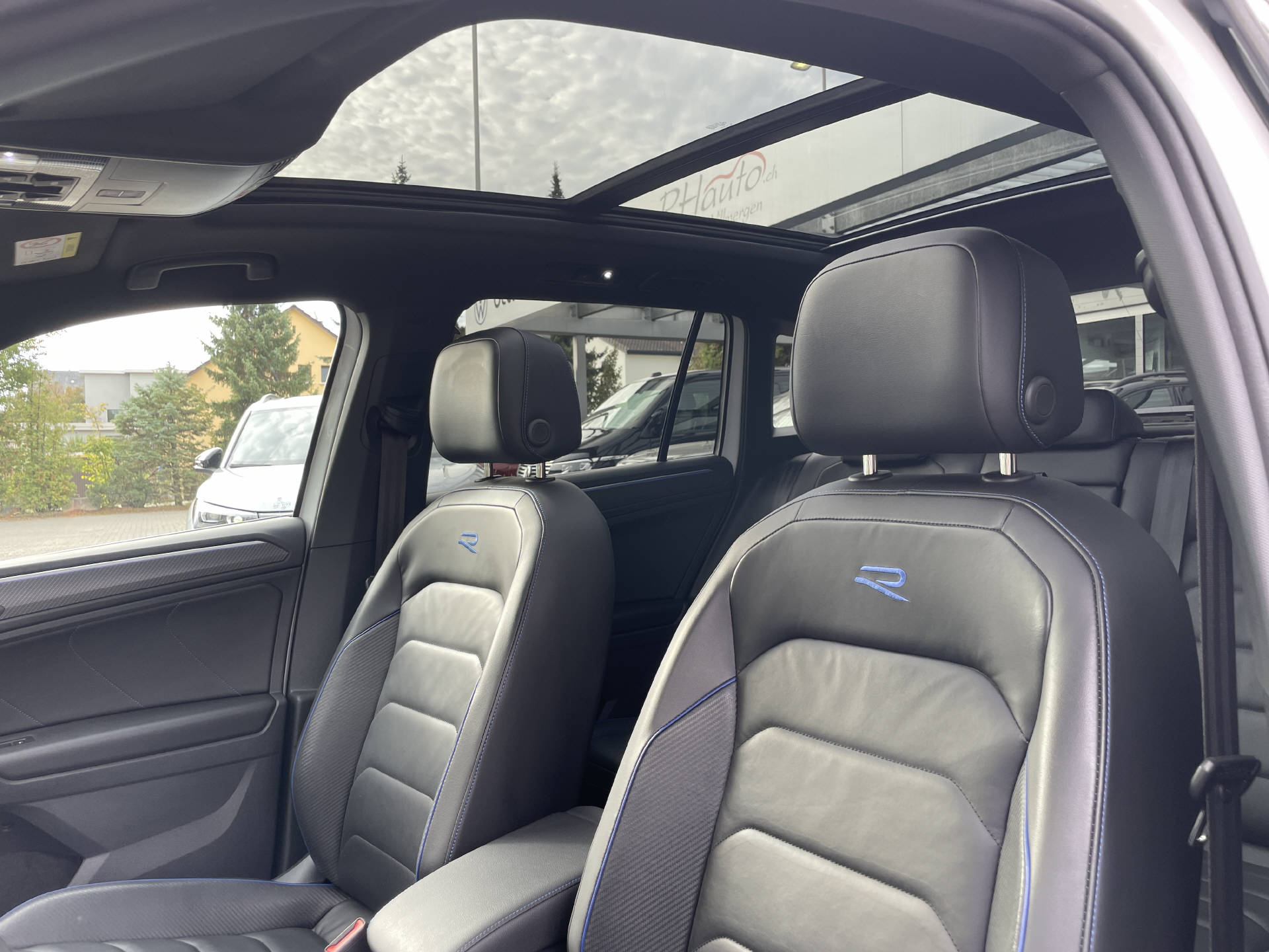 VW Tiguan 2.0 TSI R DSG*AHK*Leder*Schiebedach*Akrapovic*-image-7