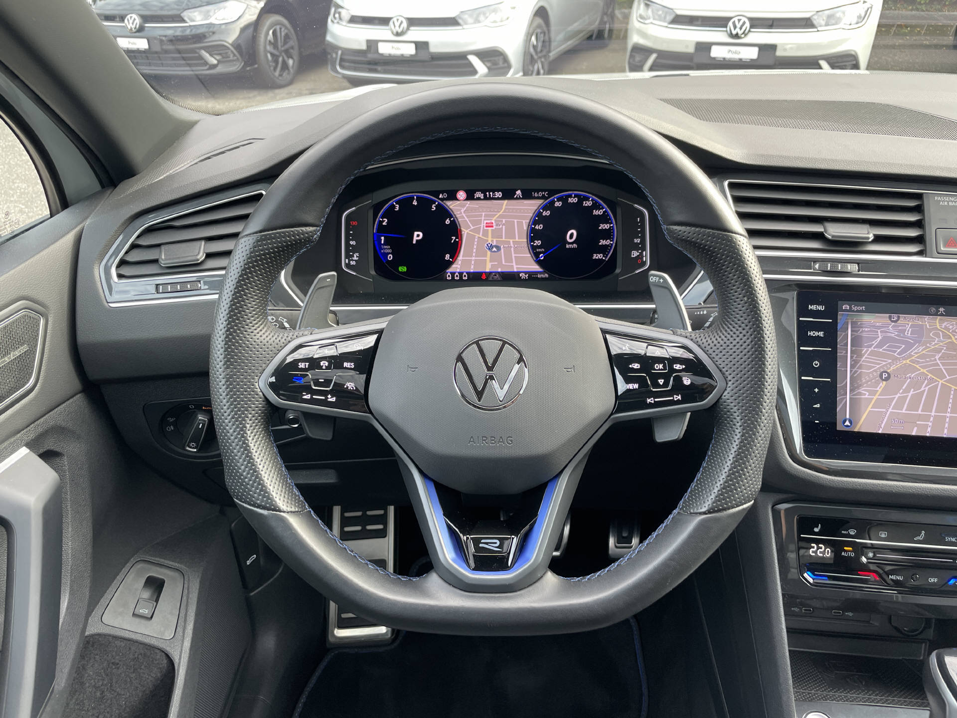VW Tiguan 2.0 TSI R DSG*AHK*Leder*Schiebedach*Akrapovic*-image-13