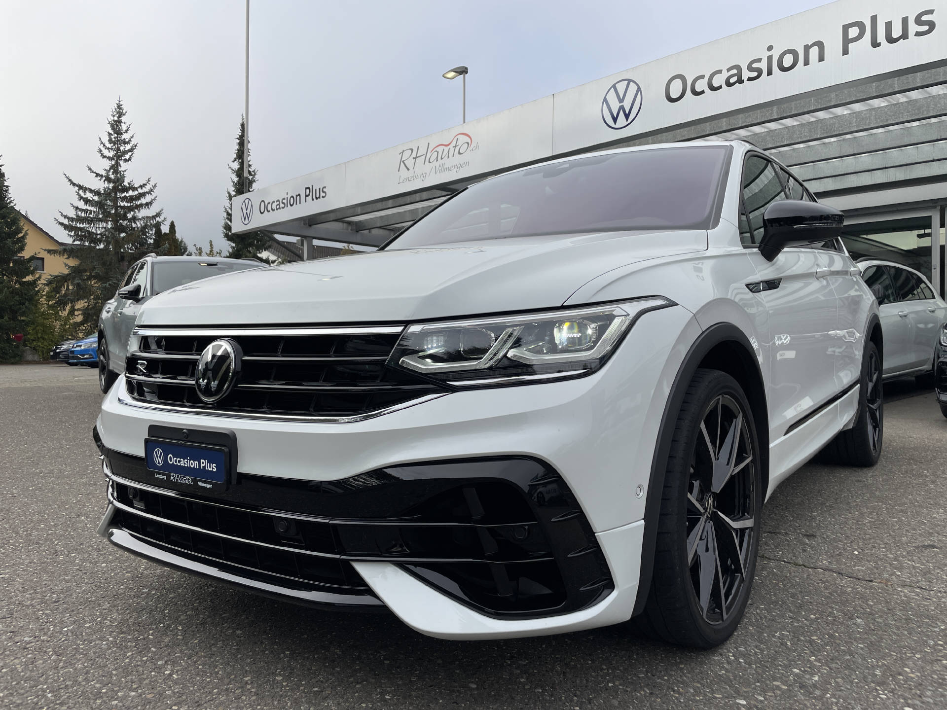 VW Tiguan 2.0 TSI R DSG*AHK*Leder*Schiebedach*Akrapovic*-image-0