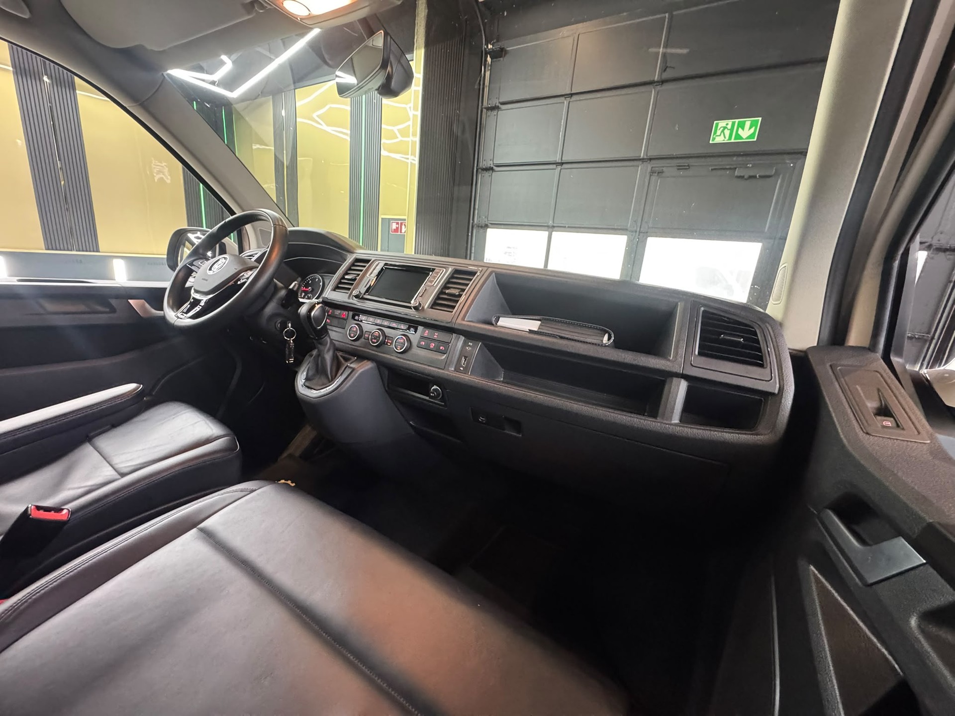 VW 9 Plätzer T6 Caravelle 2.0 Bi-TDI Comfort Lib. 4Mot. DSG LWB-image-10