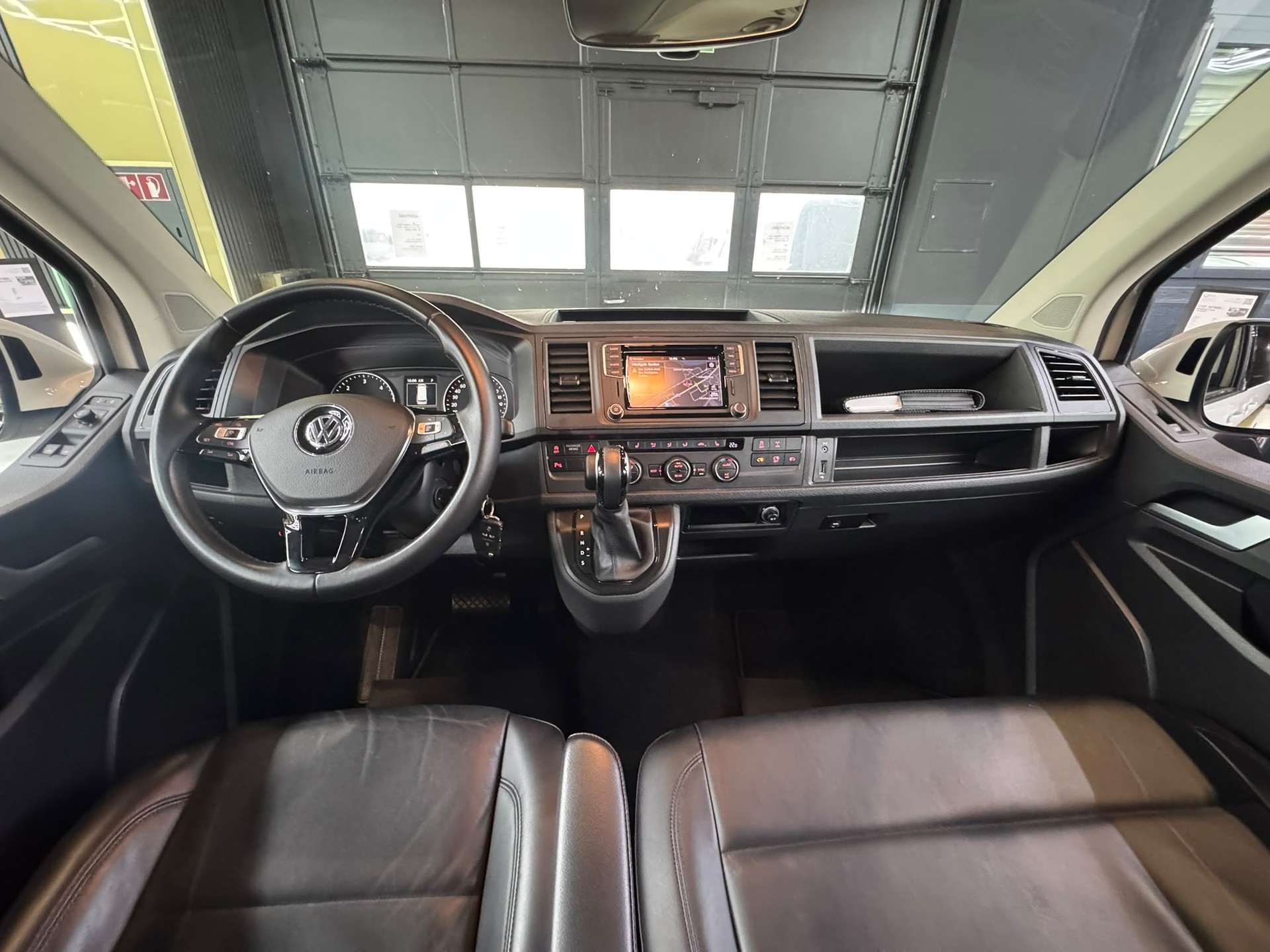 VW 9 Plätzer T6 Caravelle 2.0 Bi-TDI Comfort Lib. 4Mot. DSG LWB-image-12