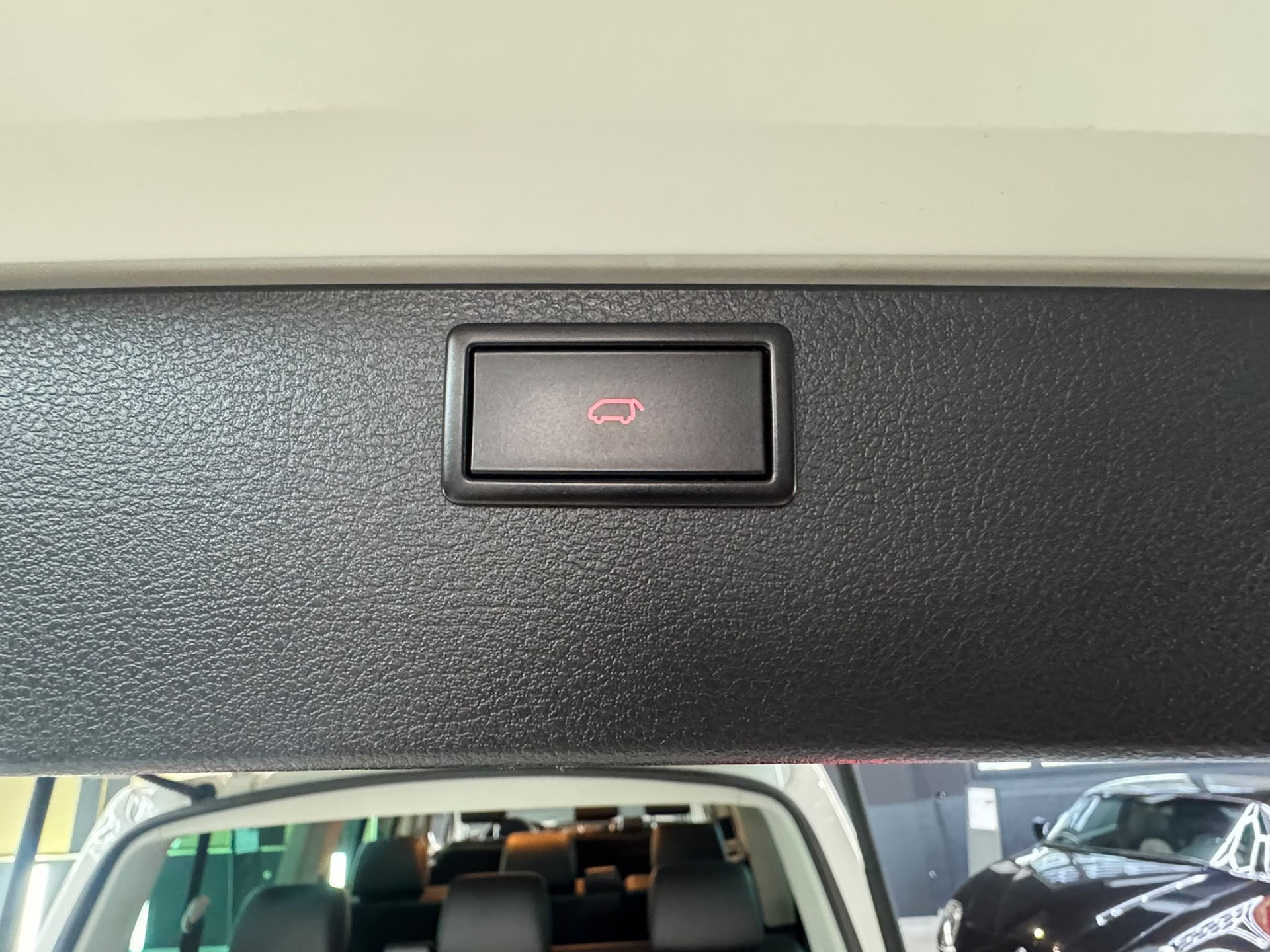 VW 9 Plätzer T6 Caravelle 2.0 Bi-TDI Comfort Lib. 4Mot. DSG LWB-image-17