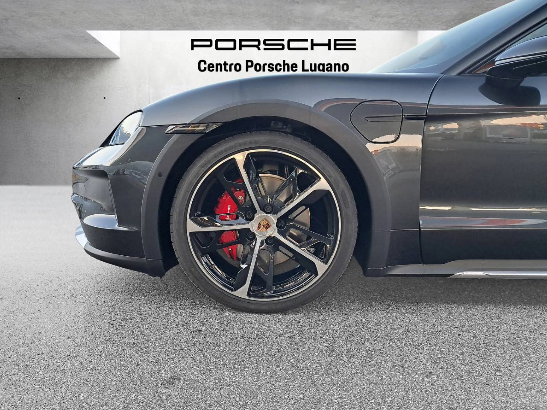 PORSCHE Taycan 4S Cross Turismo-image-11