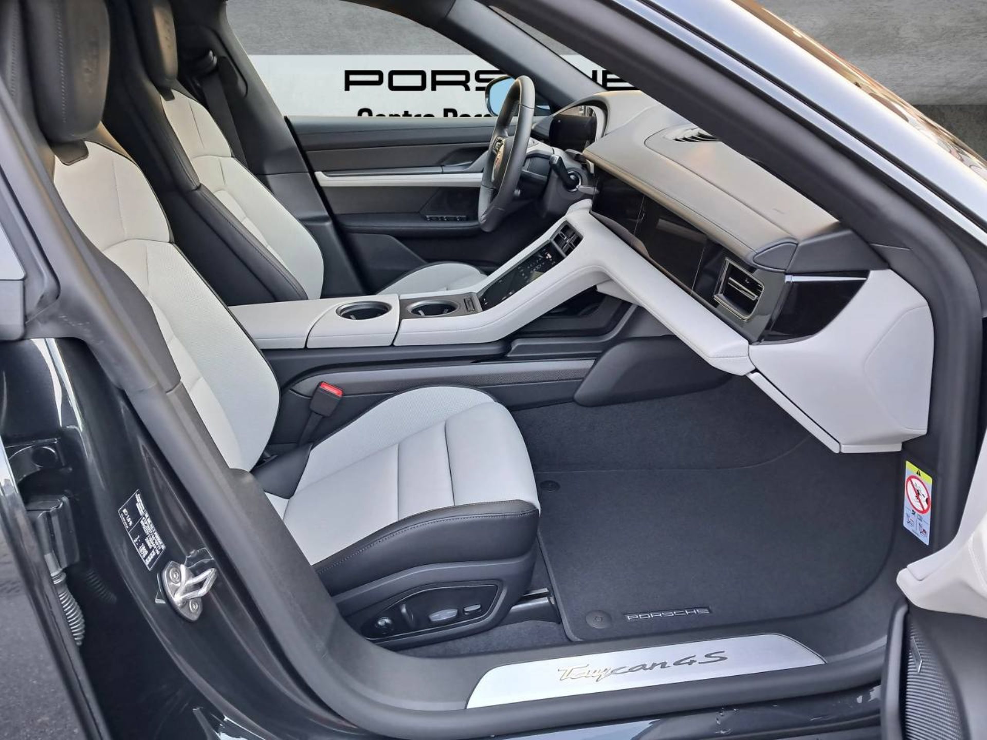 PORSCHE Taycan 4S Cross Turismo-image-13