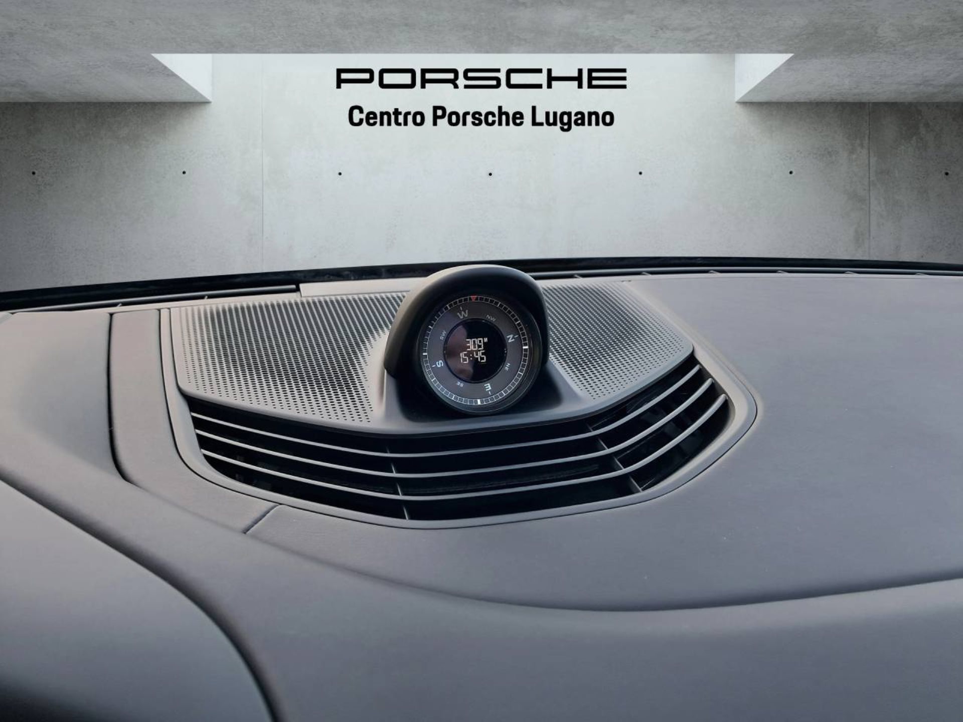 PORSCHE Taycan 4S Cross Turismo-image-26
