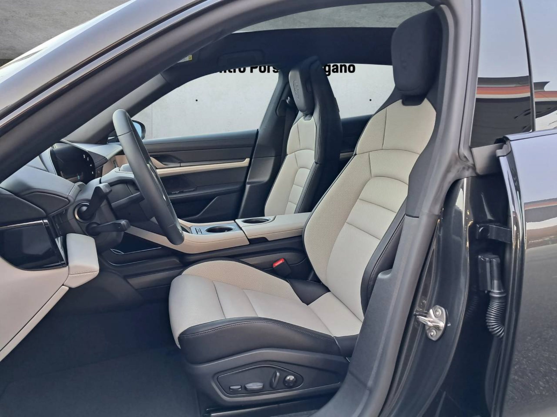 PORSCHE Taycan 4S Cross Turismo-image-4
