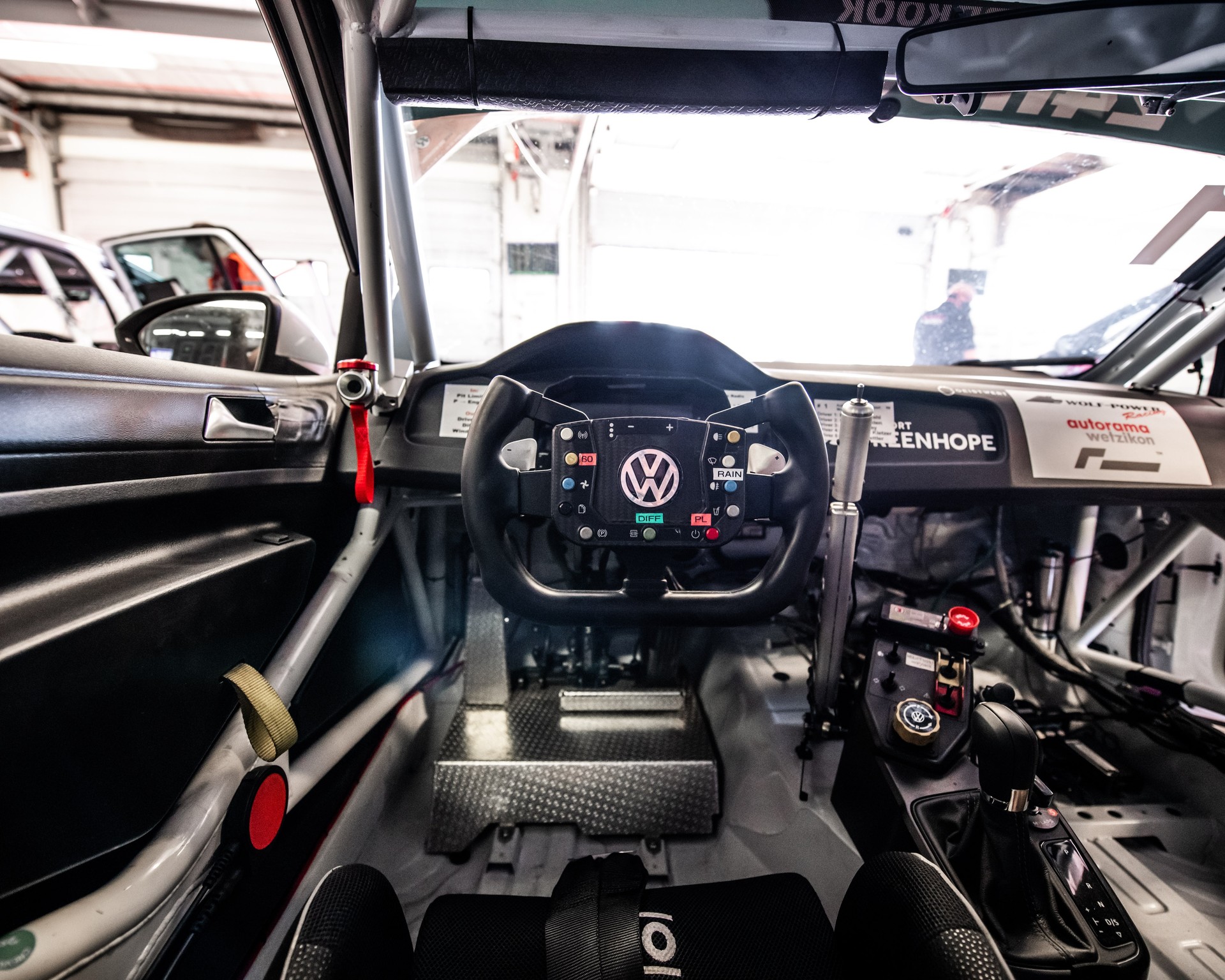 VW TCR Rennwagen-image-3