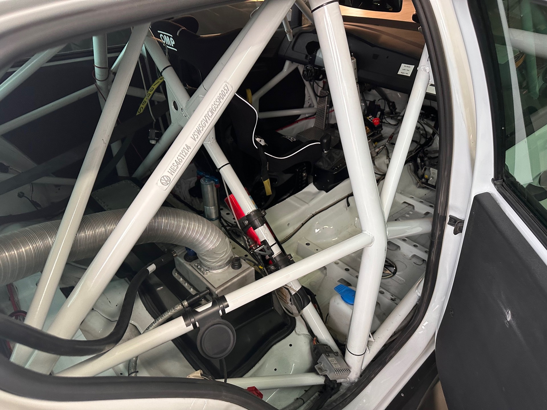 VW TCR Rennwagen-image-5