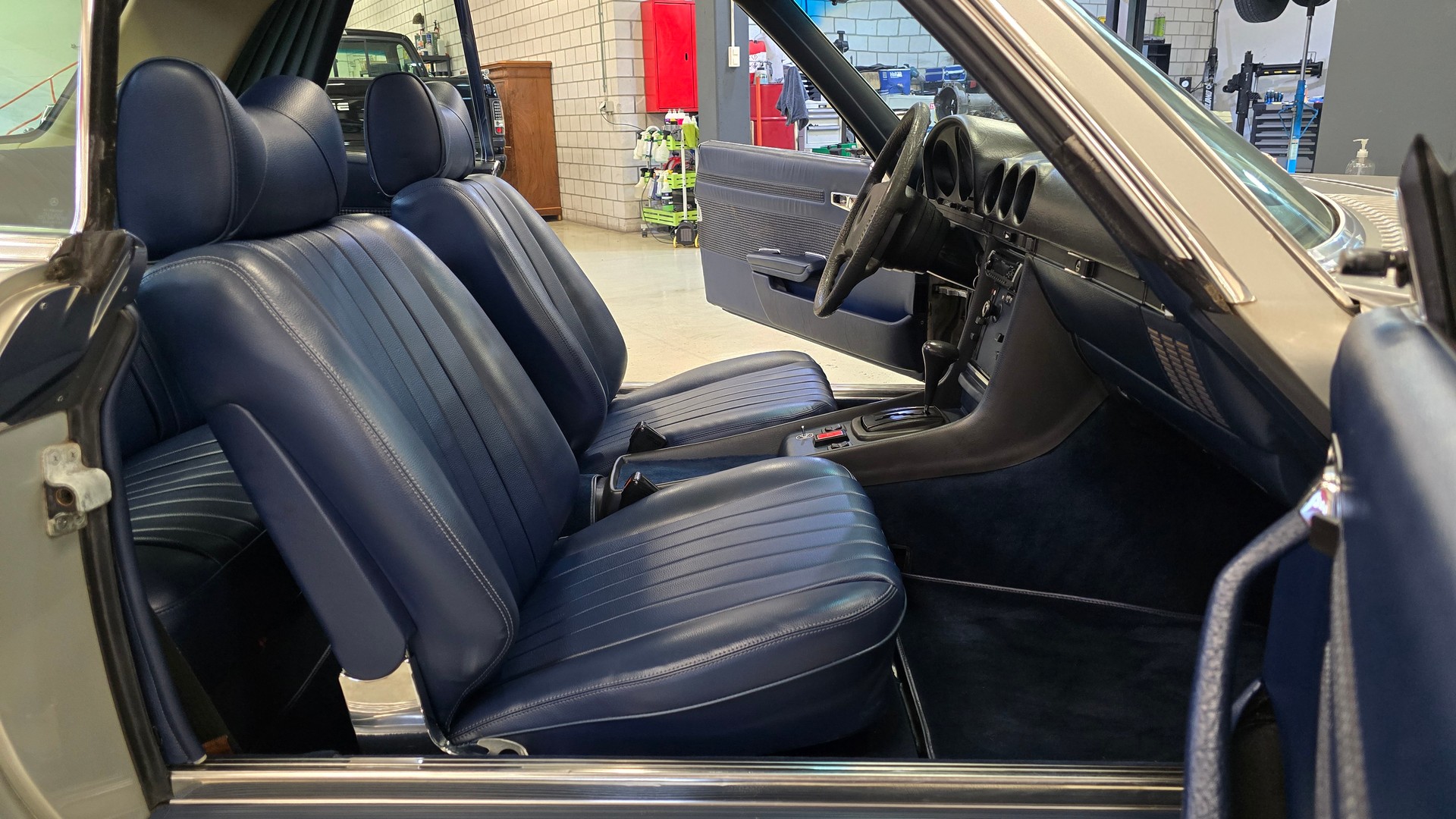 MERCEDES-BENZ SLC 280 Veteran-image-24