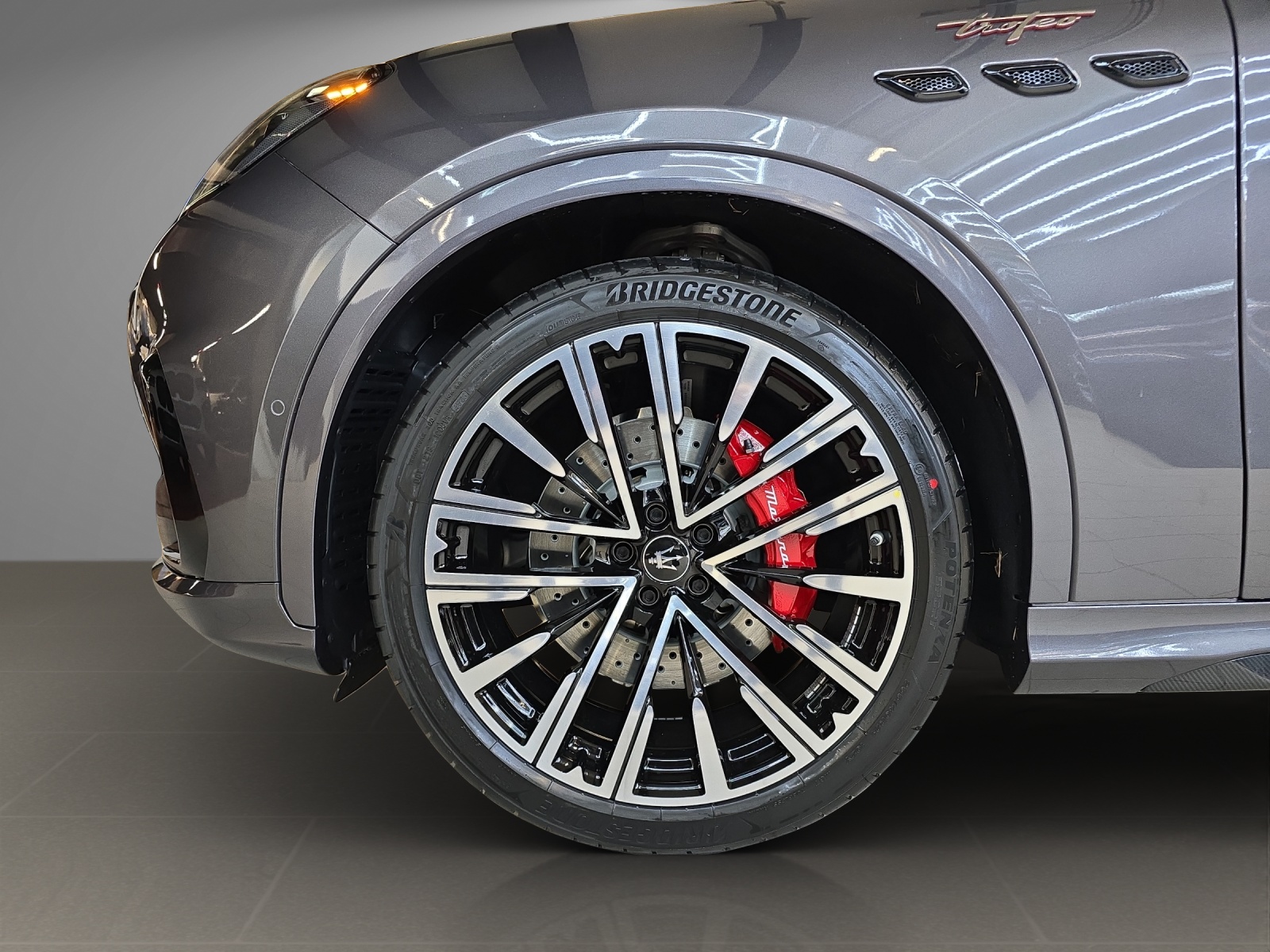 MASERATI Grecale 3.0 Trofeo Automatica-image-6