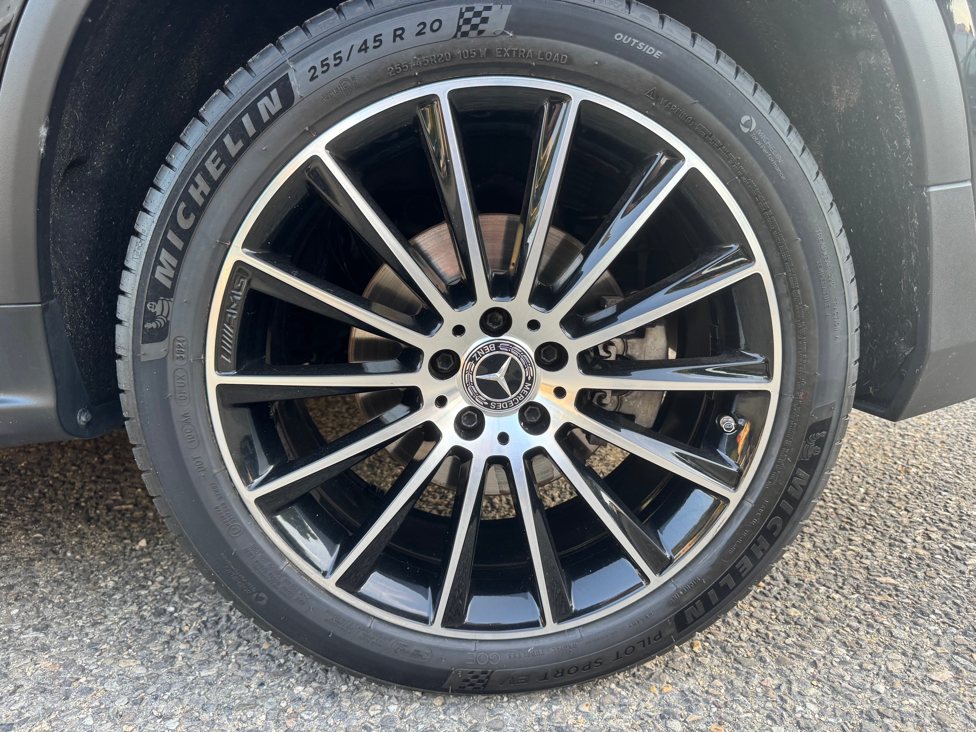 MERCEDES-BENZ GLC 350 e AMG Line 4Matic 7G-Tronic-image-13