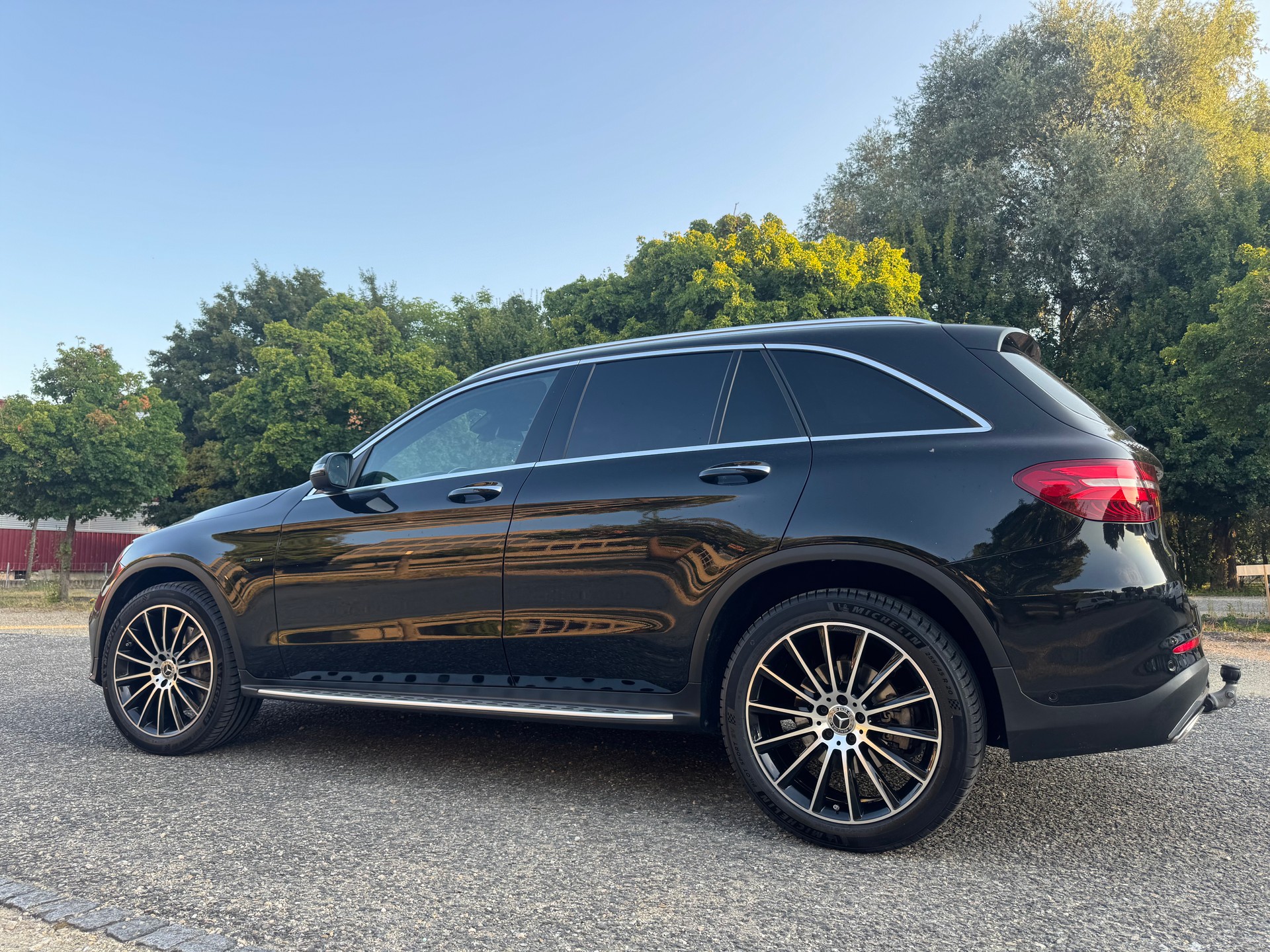 MERCEDES-BENZ GLC 350 e AMG Line 4Matic 7G-Tronic-image-1