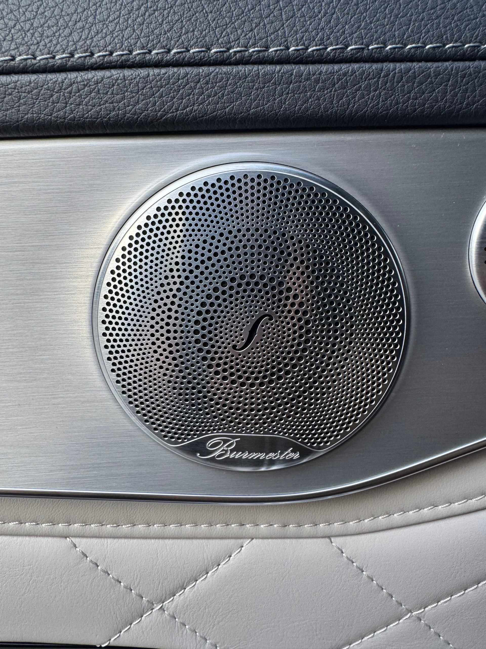 MERCEDES-BENZ GLC 350 e AMG Line 4Matic 7G-Tronic-image-12