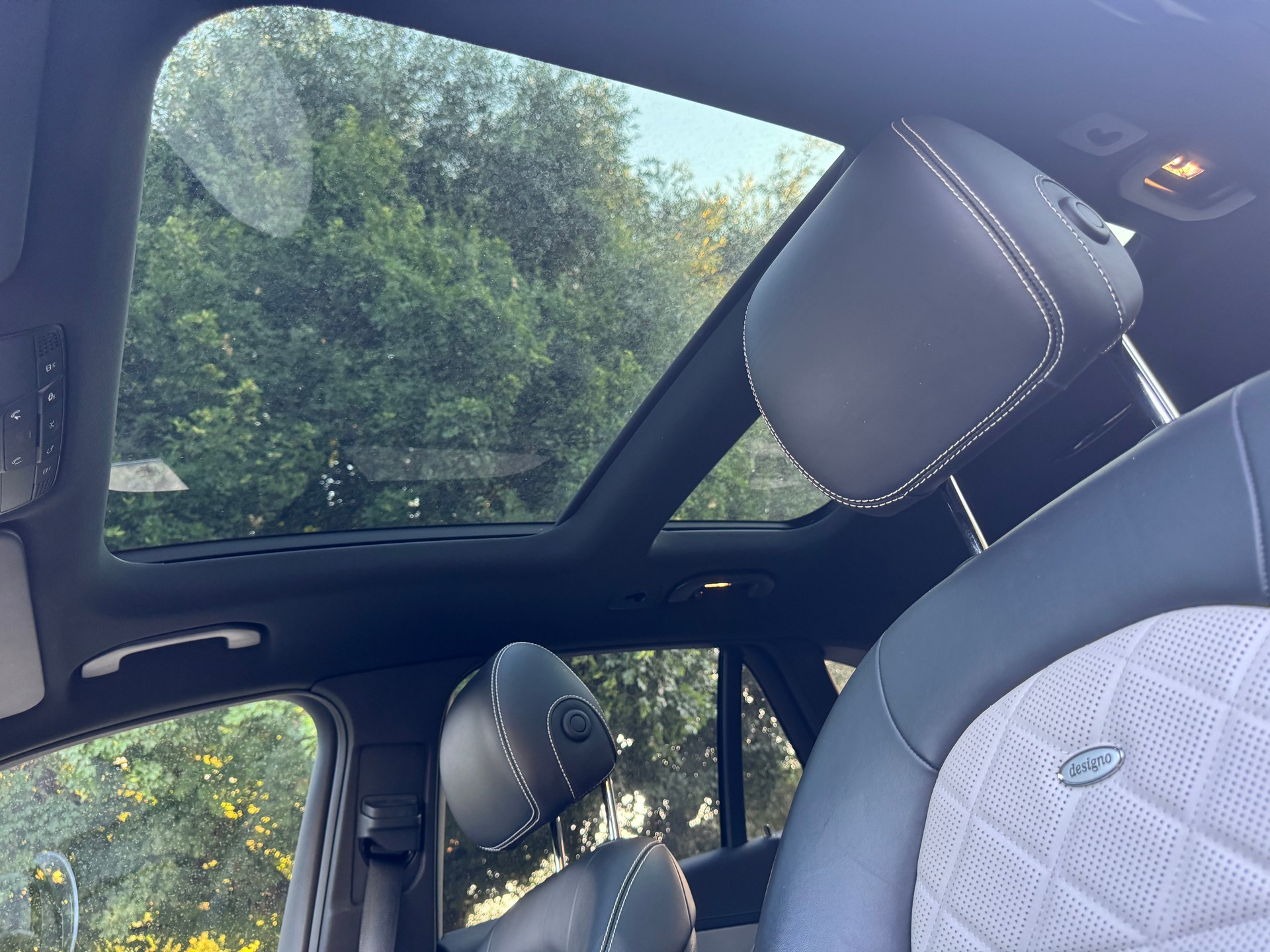 MERCEDES-BENZ GLC 350 e AMG Line 4Matic 7G-Tronic-image-10