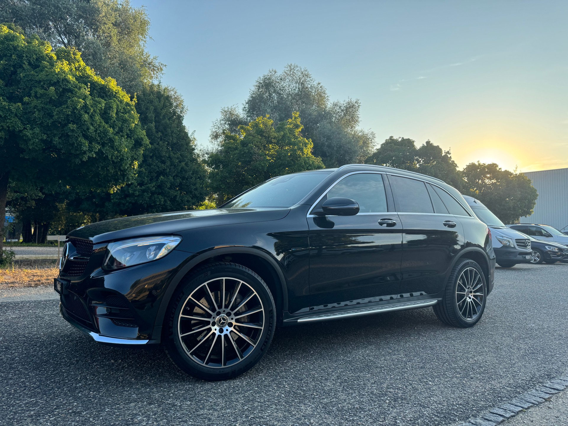 MERCEDES-BENZ GLC 350 e AMG Line 4Matic 7G-Tronic-image-0